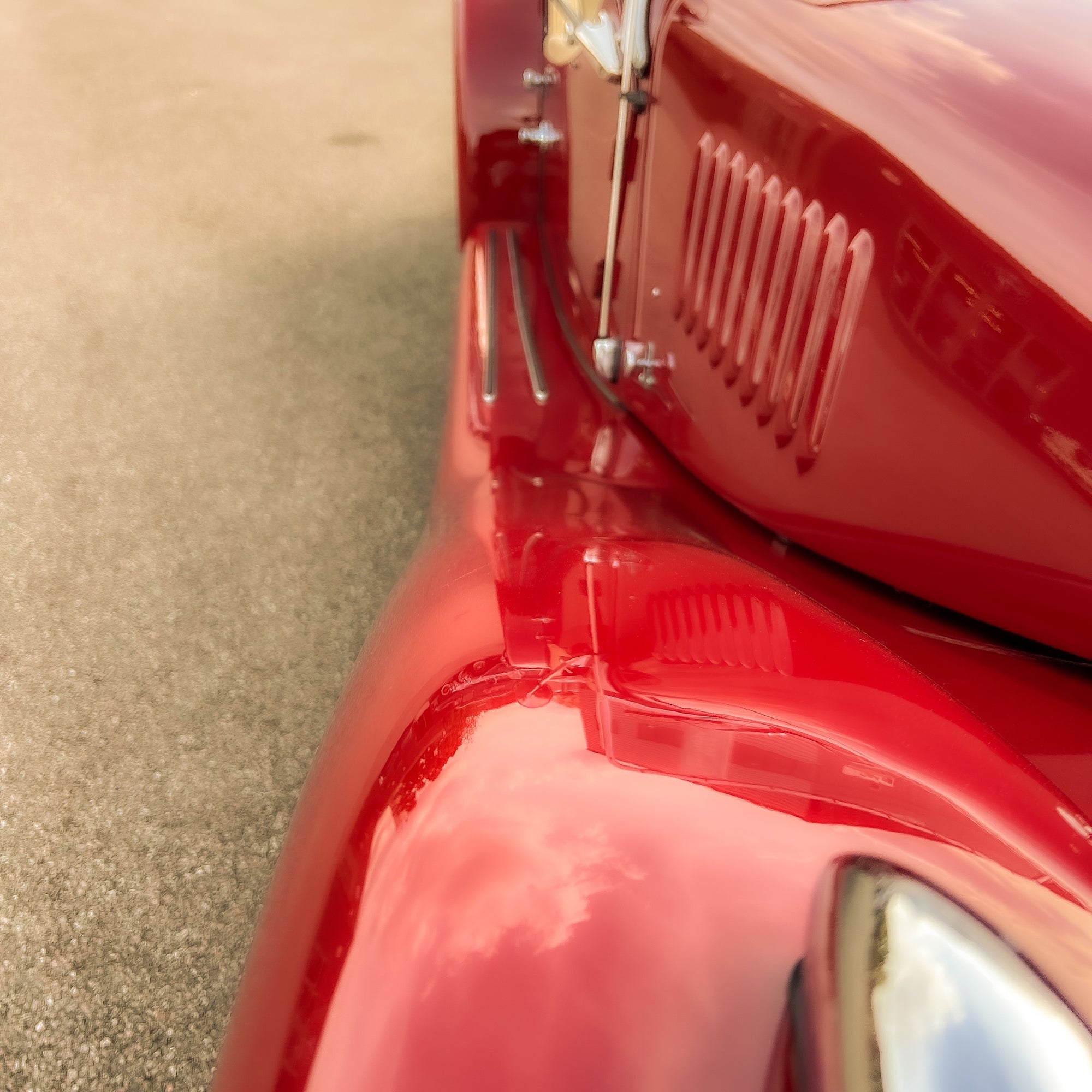 Morgan Plus 4 2.0 16v - Classic Morgan Anniversary Red