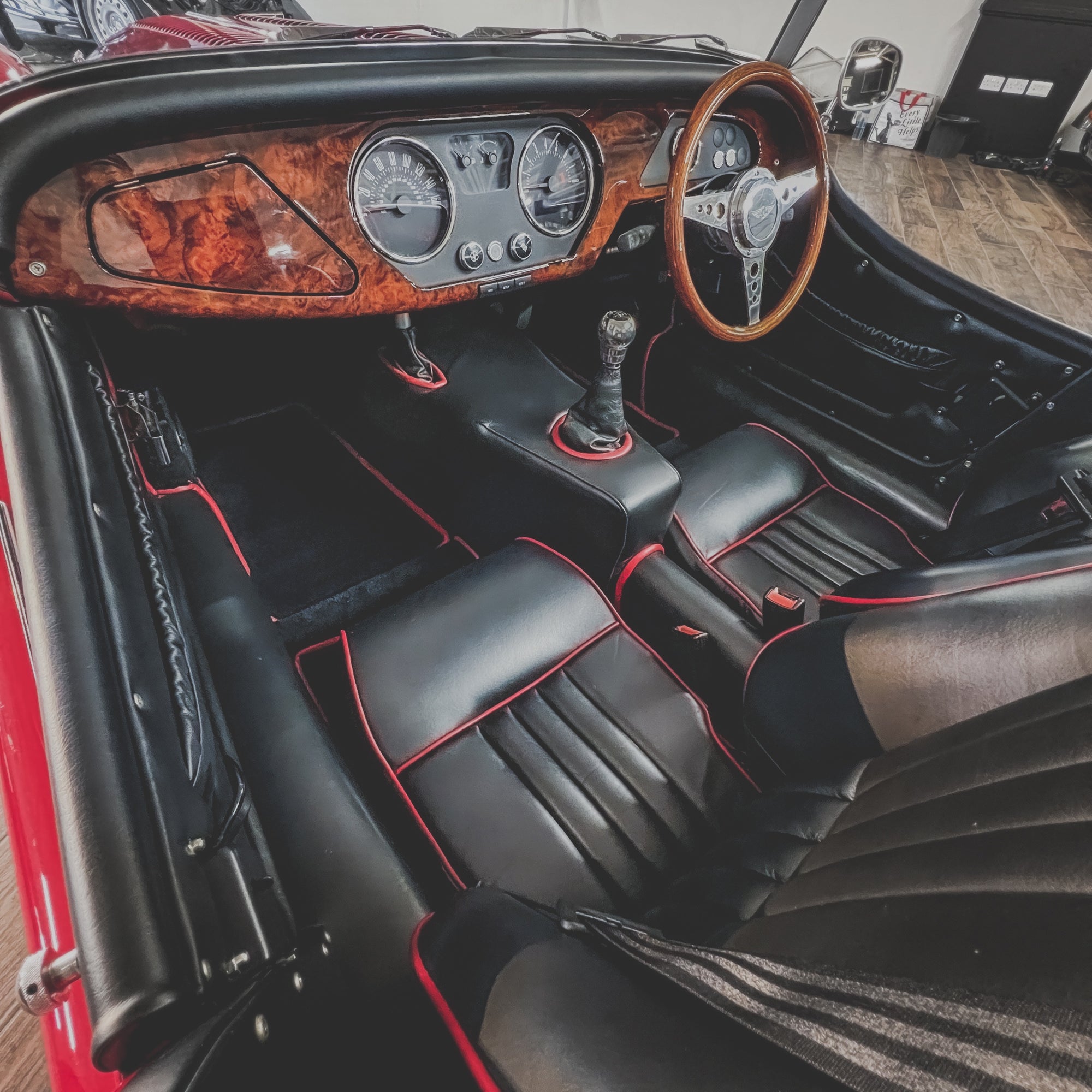 Morgan Roadster 3.7 V6 280 Bhp - Morgan Sport Red