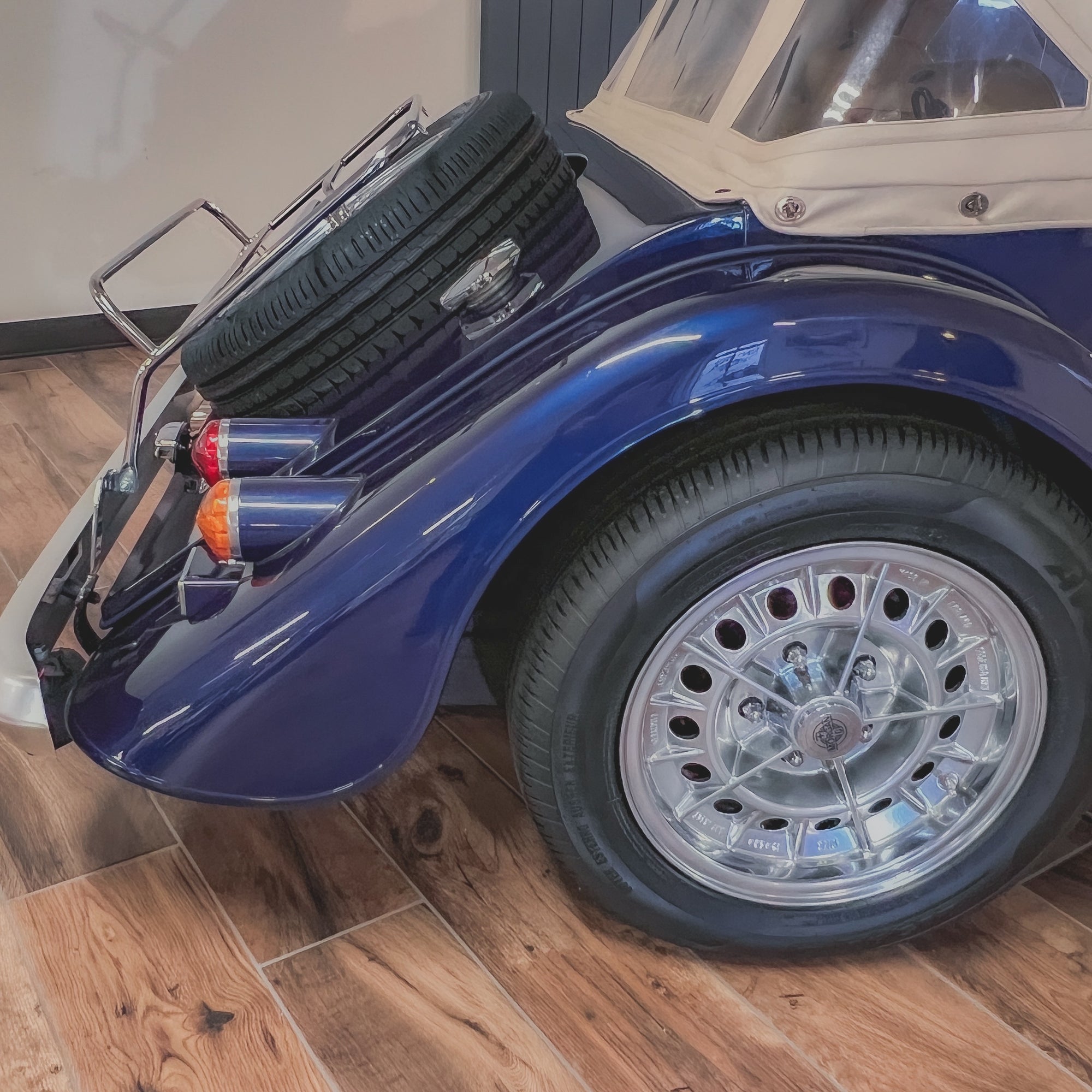 Morgan Plus 8 3.9 V8 - Iris Blue Metallic