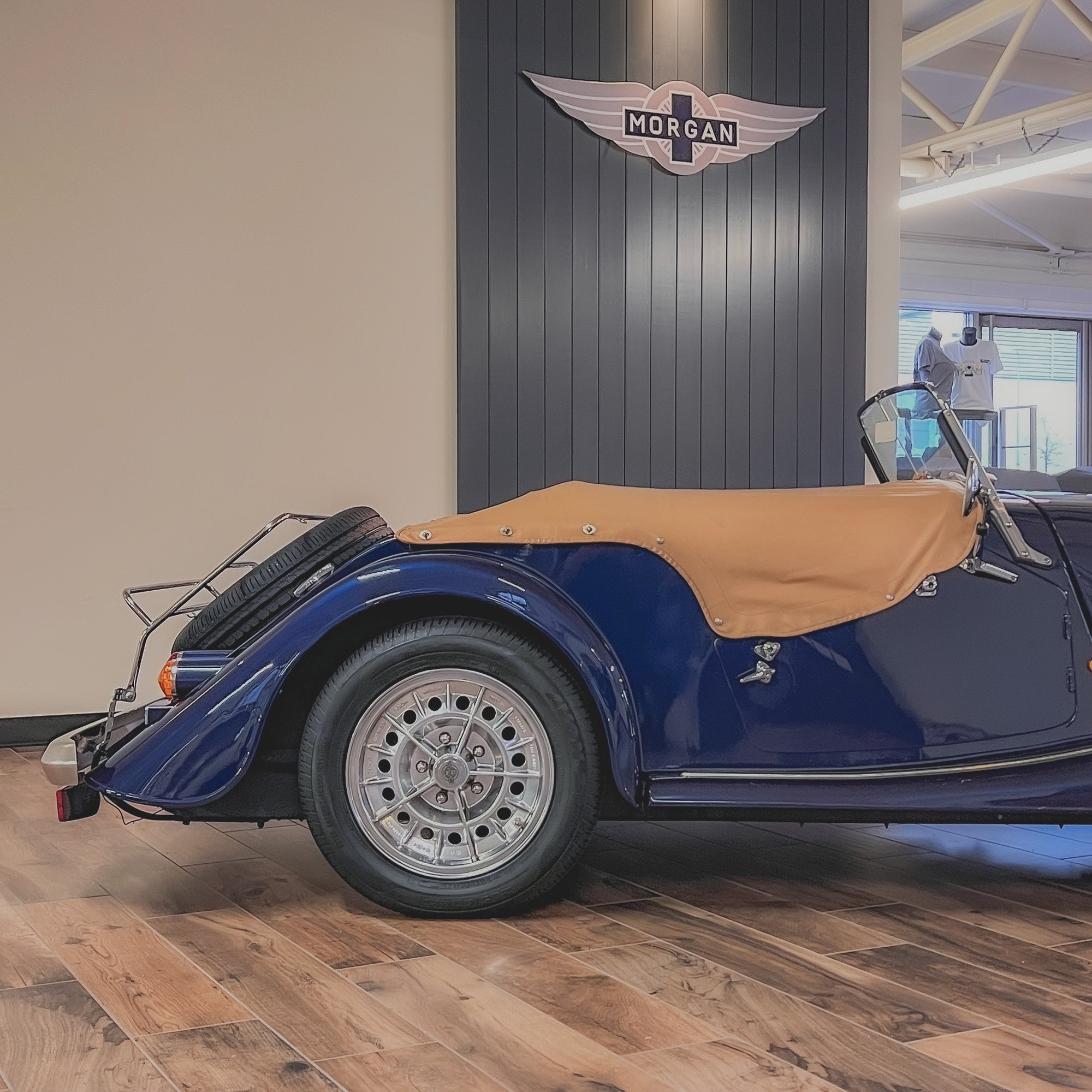 Morgan Plus 8 3.9 V8 - Iris Blue Metallic