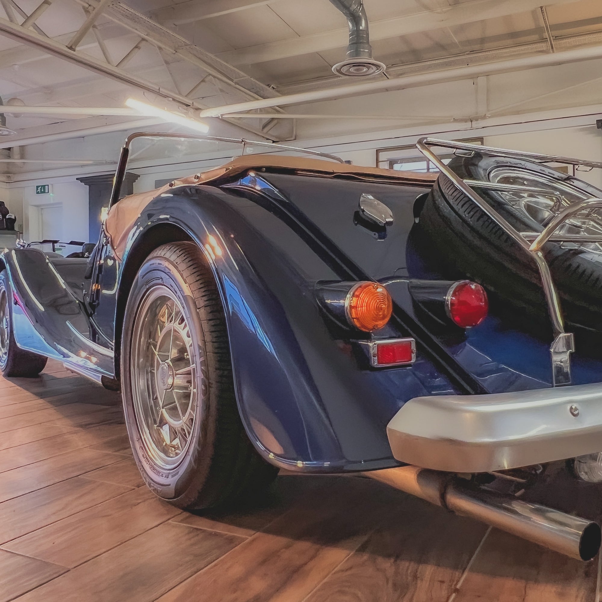 Morgan Plus 8 3.9 V8 - Iris Blue Metallic