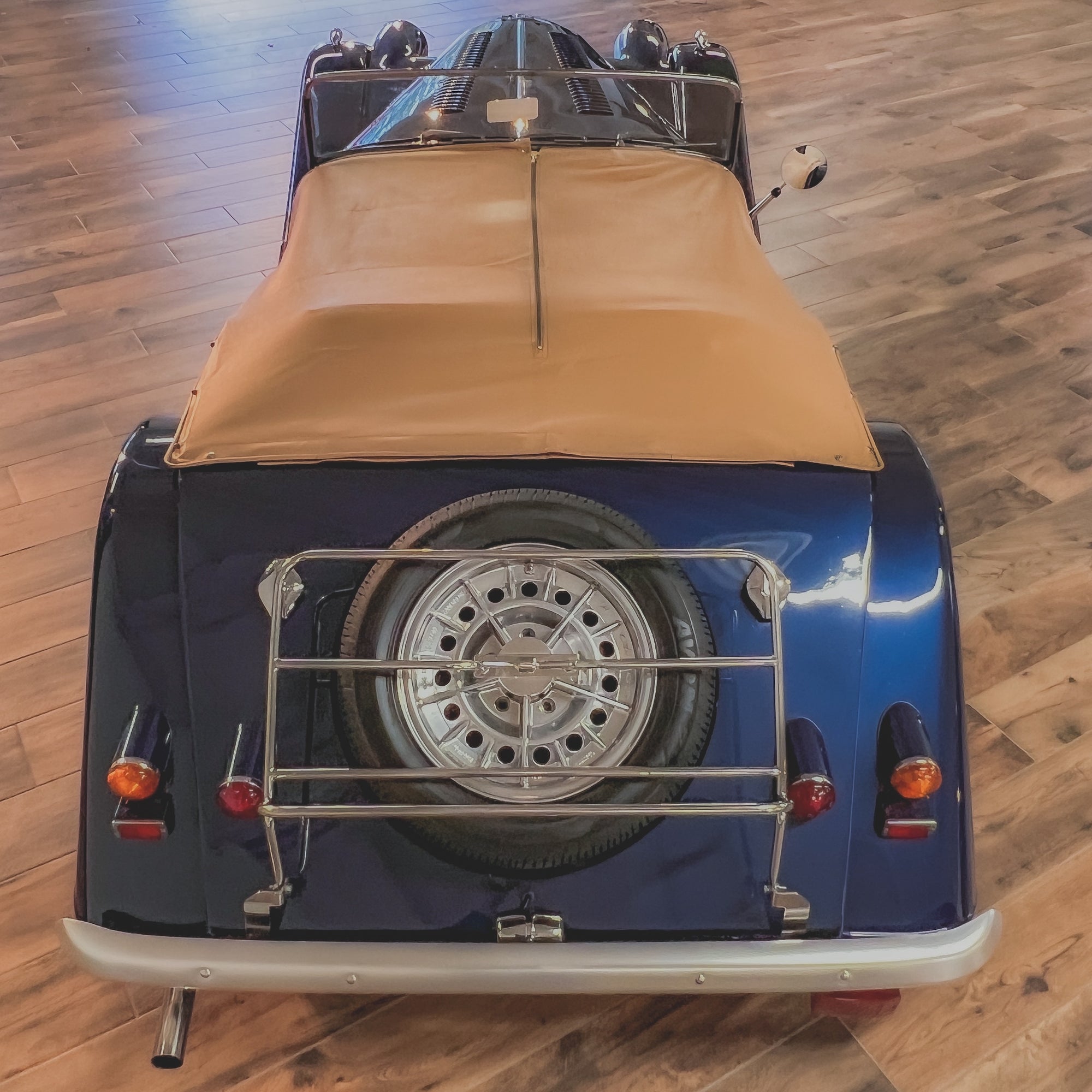 Morgan Plus 8 3.9 V8 - Iris Blue Metallic