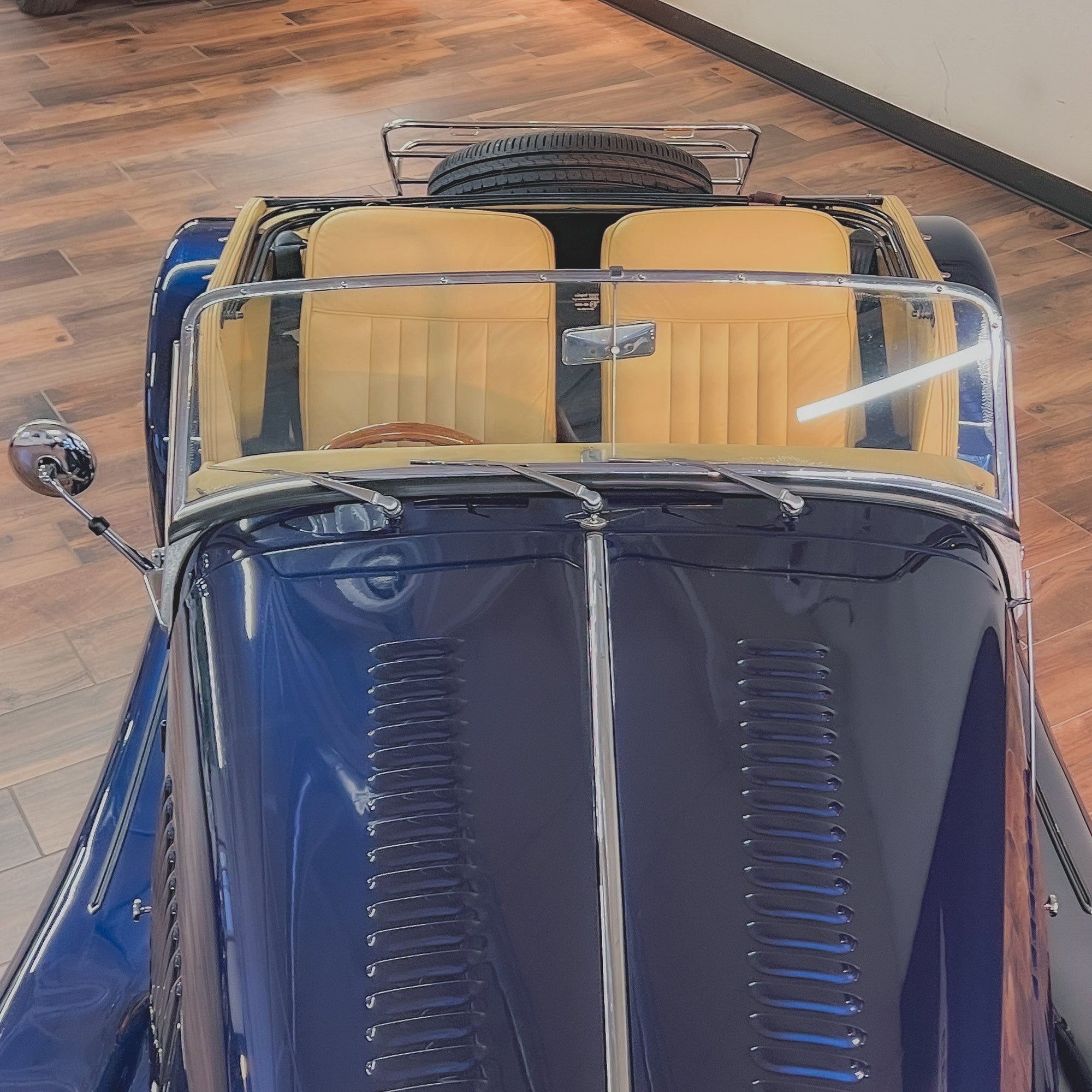 Morgan Plus 8 3.9 V8 - Iris Blue Metallic