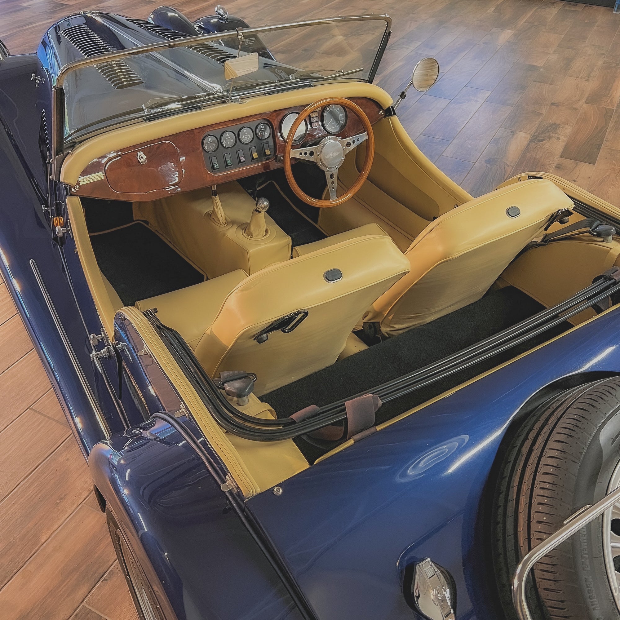 Morgan Plus 8 3.9 V8 - Iris Blue Metallic