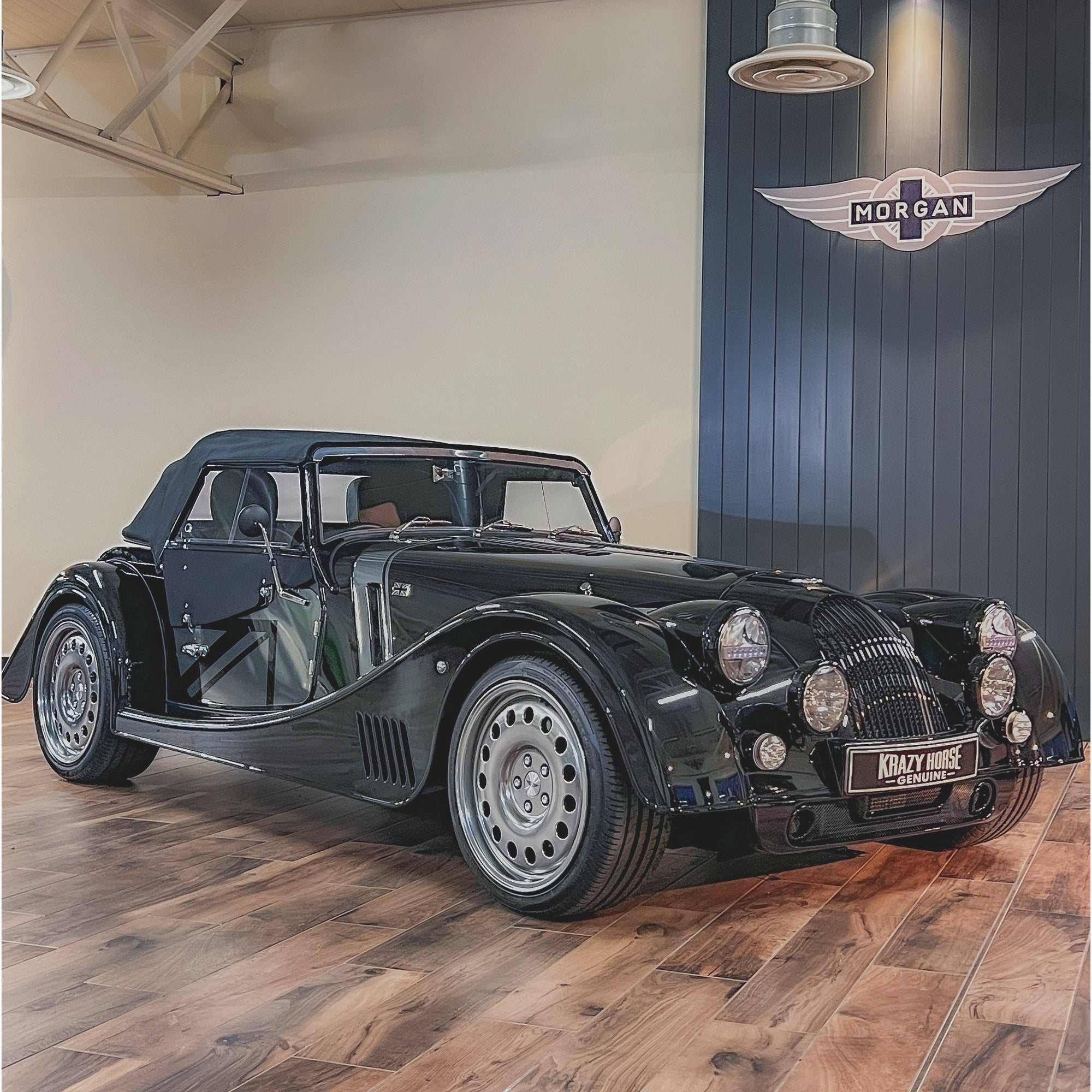 Morgan Plus Six Shadow - Mythos Black Pearlescent