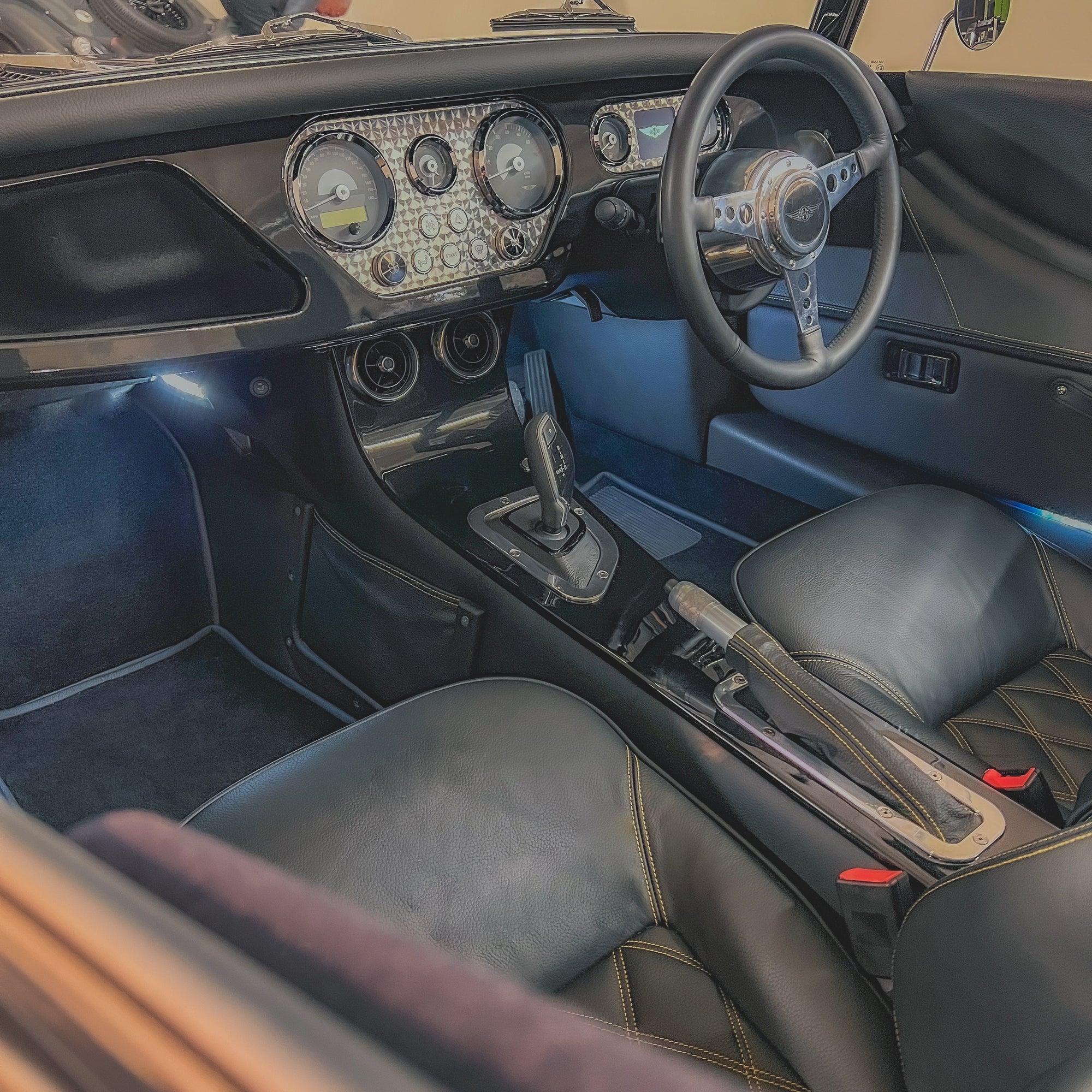 SOLD - Morgan Plus Six Shadow - Mythos Black Pearlescent