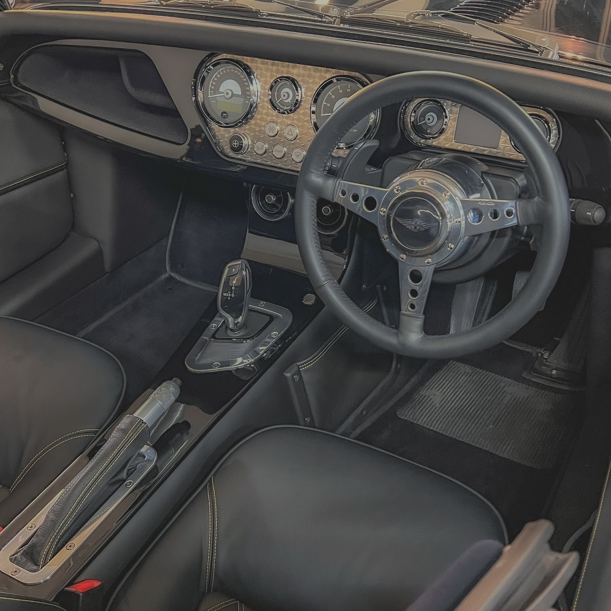 SOLD - Morgan Plus Six Shadow - Mythos Black Pearlescent