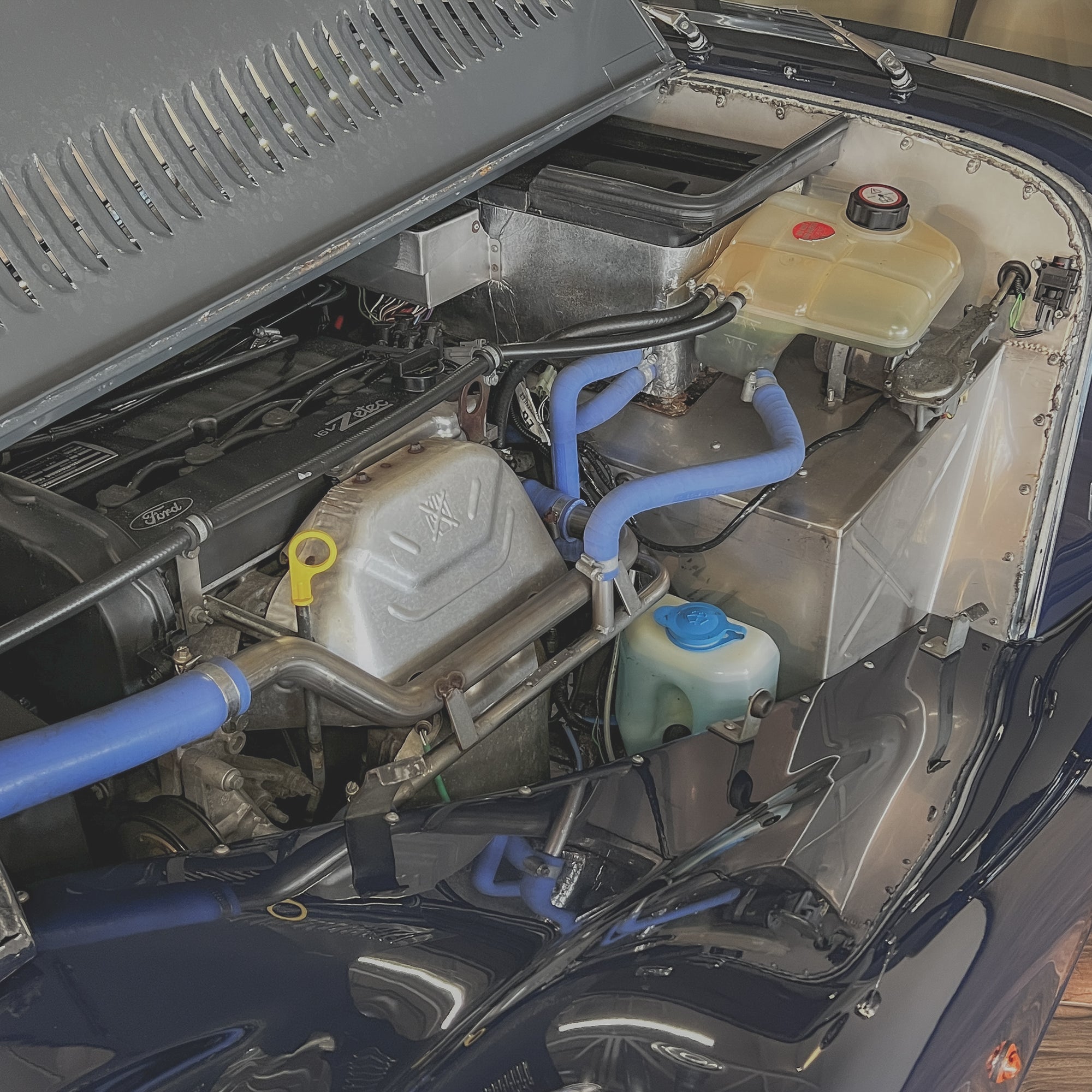 Morgan 4/4 1.8 Twin Cam 16v Ford Z-tec - Morgan Classic Indigo Blue