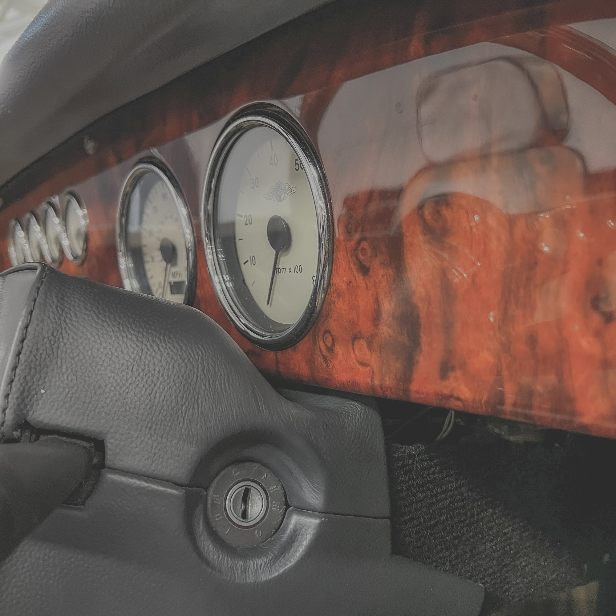 Morgan 4/4 1.8 Twin Cam 16v Ford Z-tec - Morgan Classic Indigo Blue