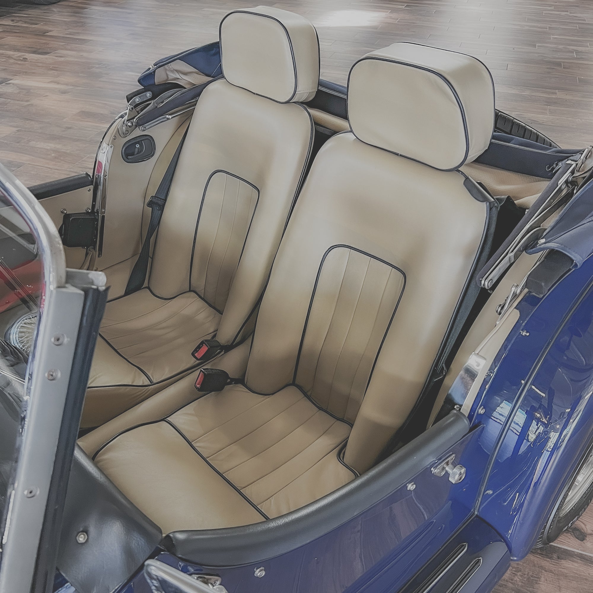 Morgan 4/4 1.8 Twin Cam 16v Ford Z-tec - Morgan Classic Indigo Blue