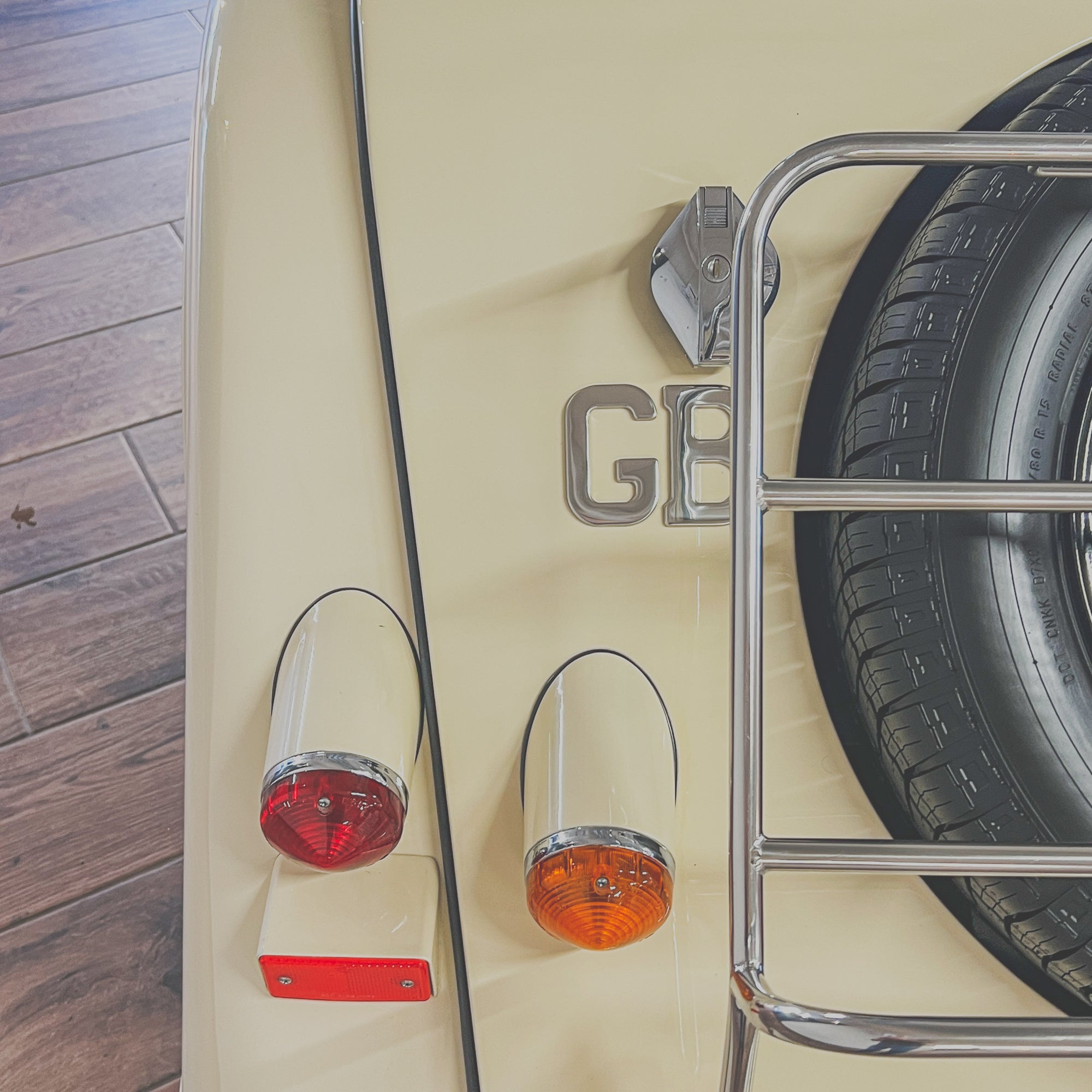 Morgan 4/4 1.6 Ford - Morgan Classic Old English White