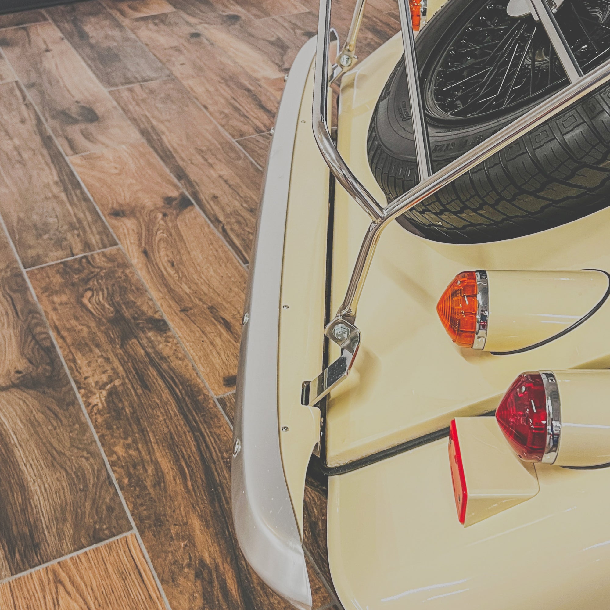 Morgan 4/4 1.6 Ford - Morgan Classic Old English White