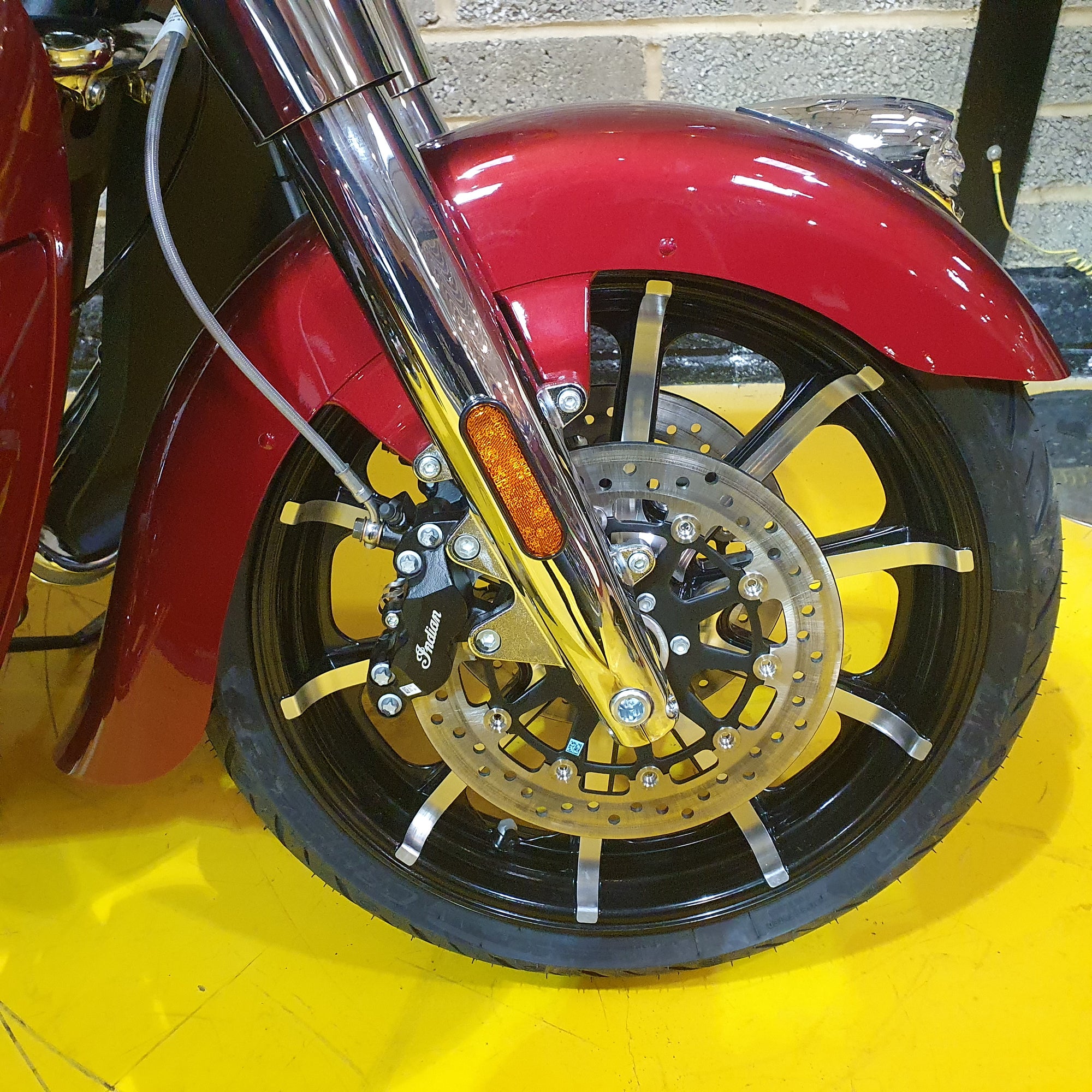 Indian Roadmaster Limited - Stryker Red Metallic