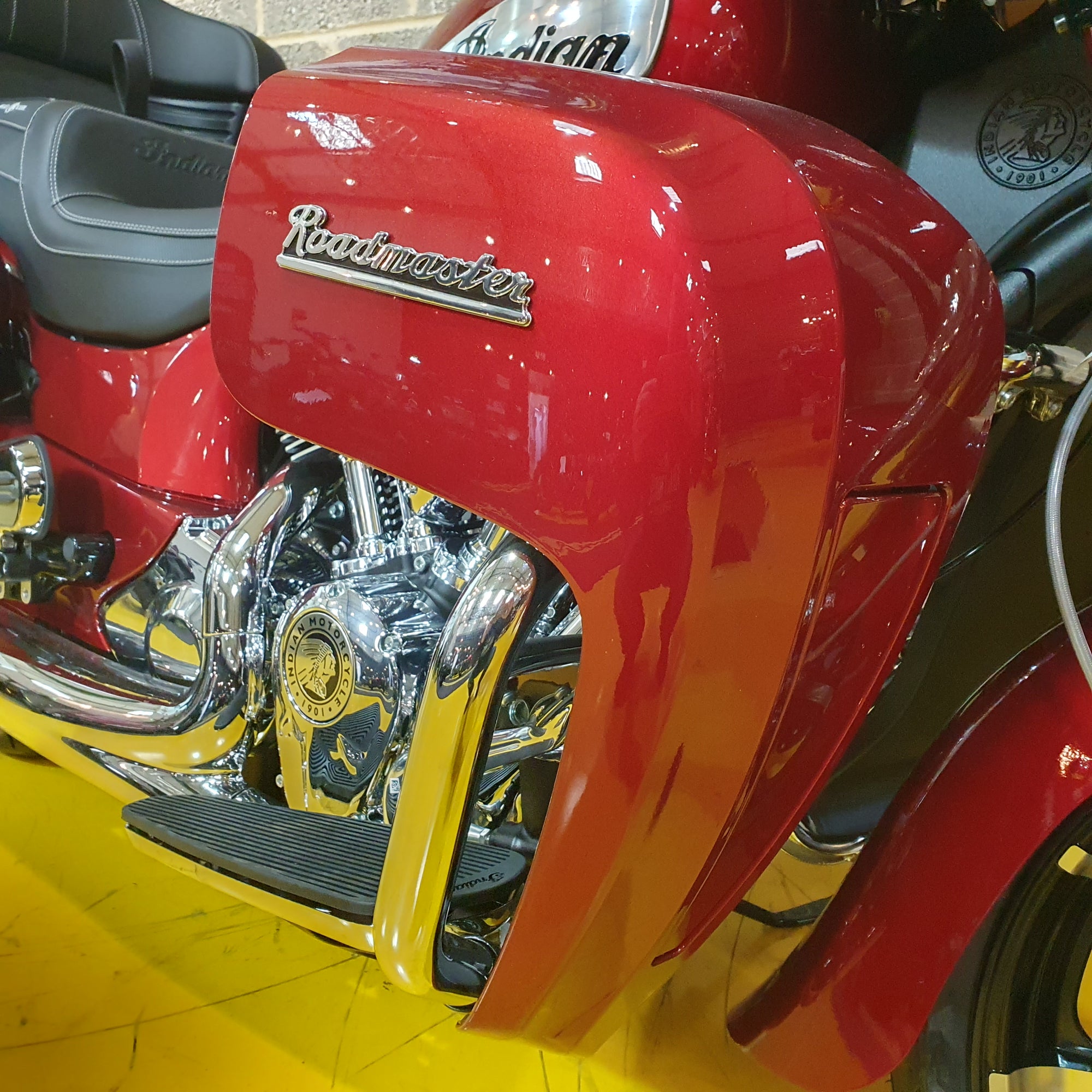 Indian Roadmaster Limited - Stryker Red Metallic