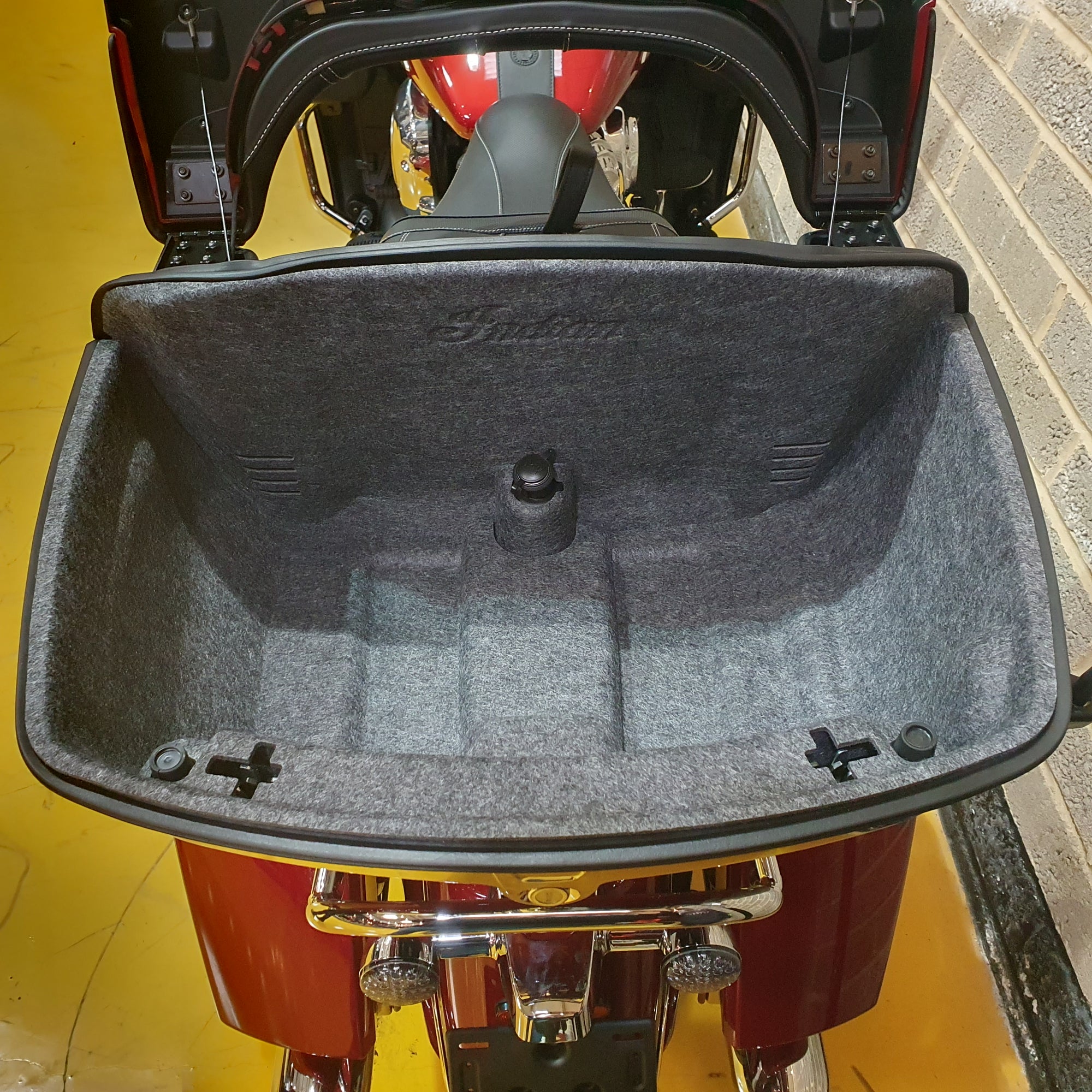 Indian Roadmaster Limited - Stryker Red Metallic