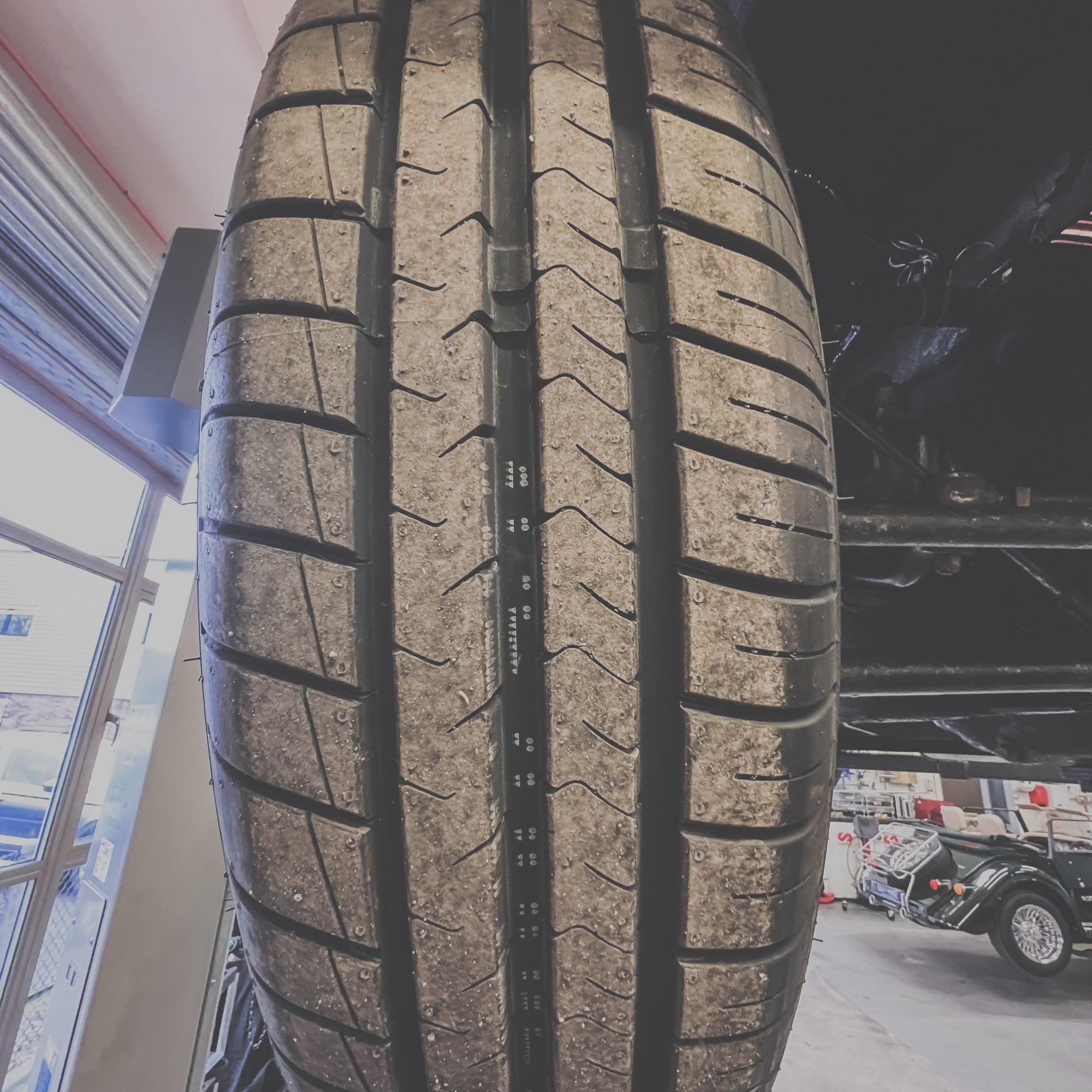 SOLD - Morgan 4/4 1.6 CVH - Sport red