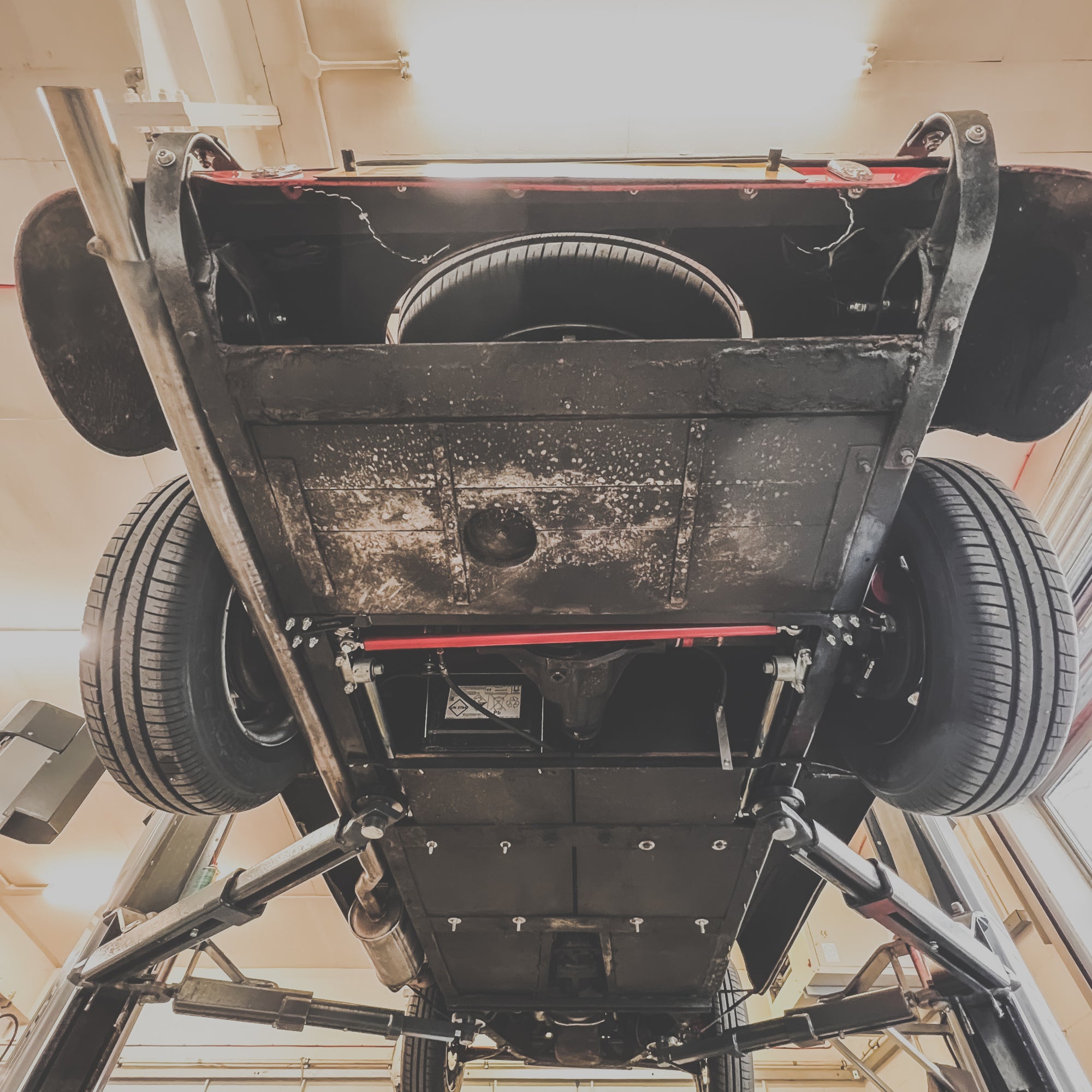 SOLD - Morgan 4/4 1.6 CVH - Sport red