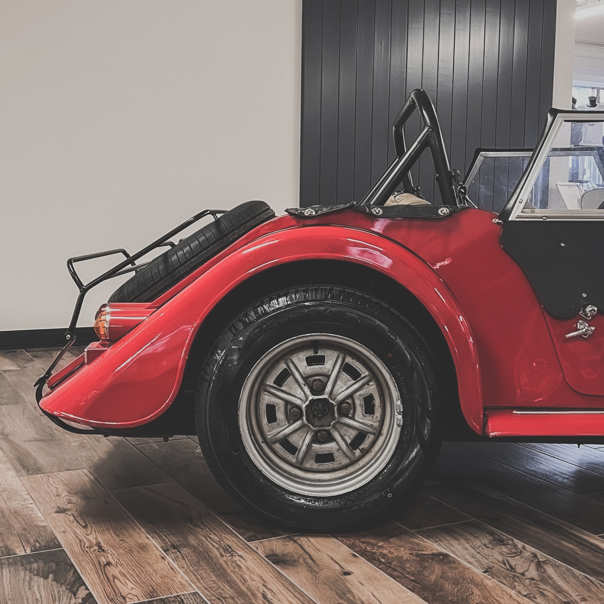 SOLD - Morgan 4/4 1.6 CVH - Sport red