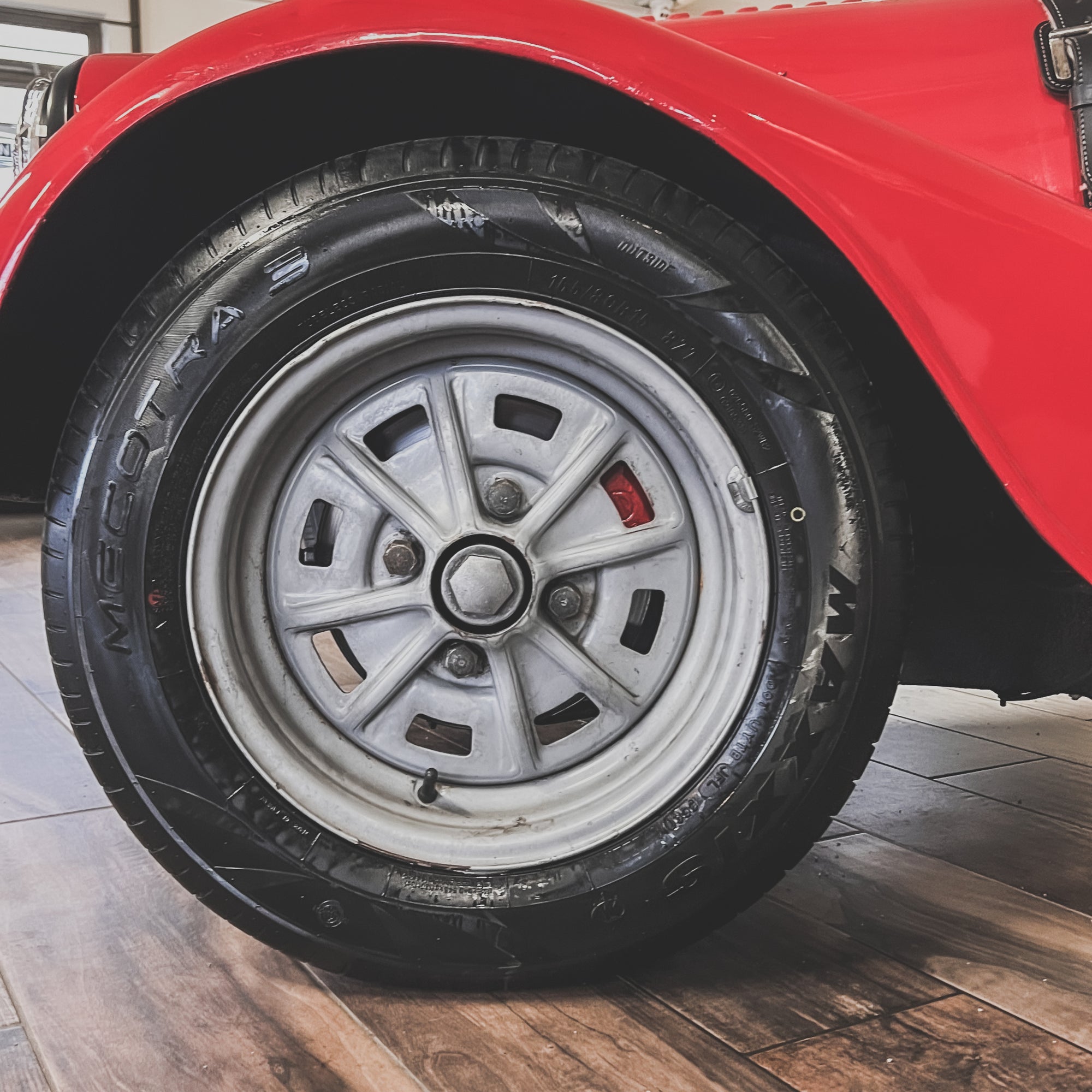 SOLD - Morgan 4/4 1.6 CVH - Sport red