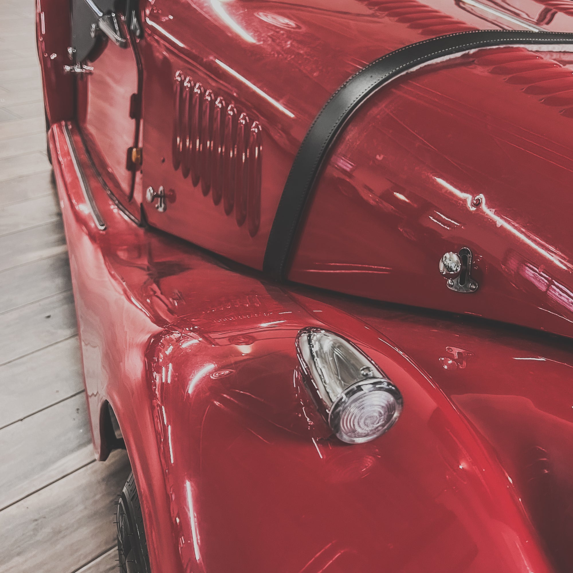 SOLD - Morgan 4/4 1.6 CVH - Sport red