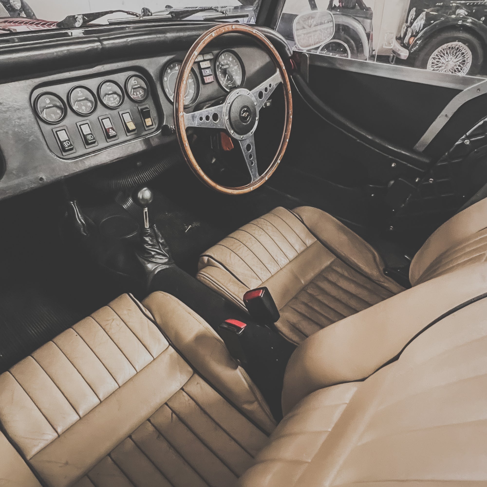 SOLD - Morgan 4/4 1.6 CVH - Sport red