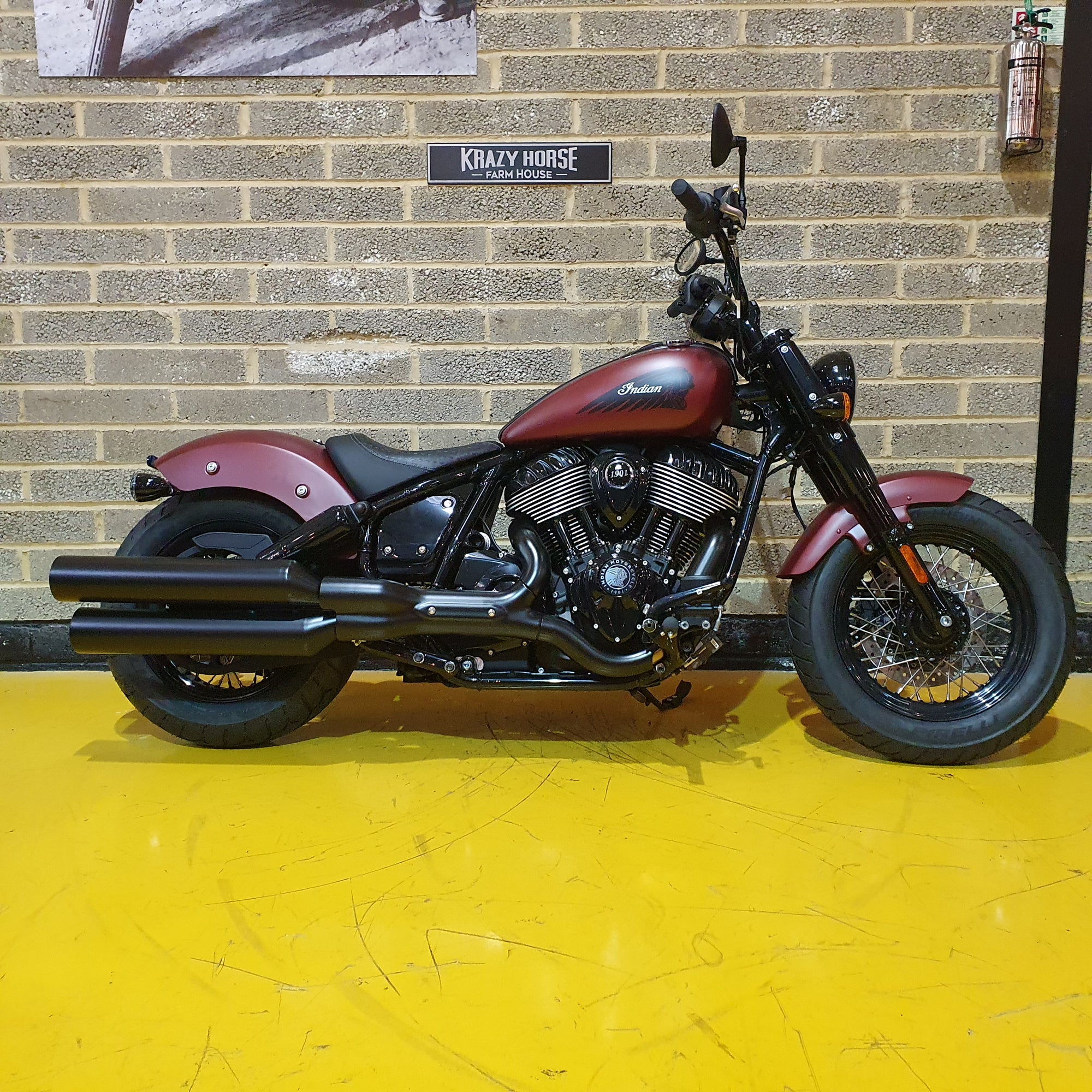 2023 Indian Chief Bobber Dark Horse ICON - Copper Smoke