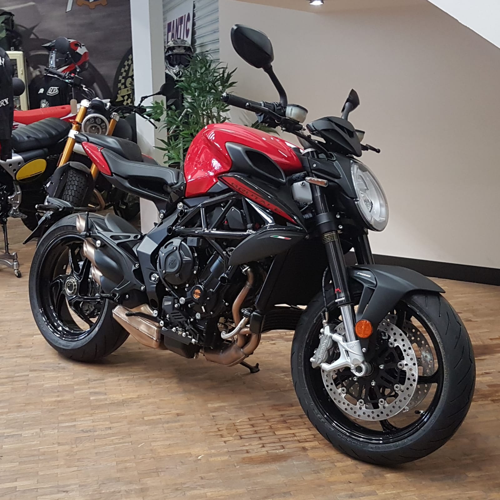 Mv agusta brutale 2025 800 rosso price