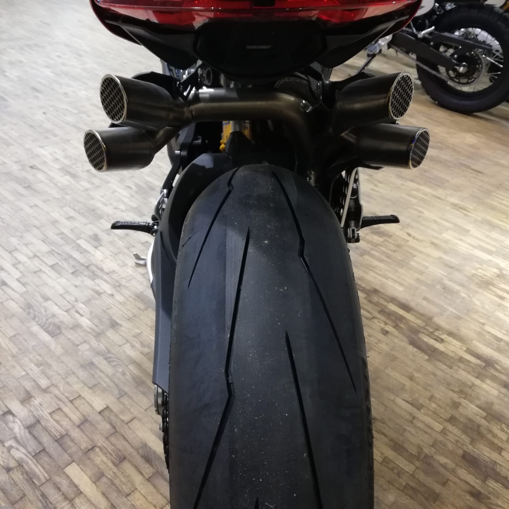 MV Agusta Brutale 1000 RR - Red - PreLoved