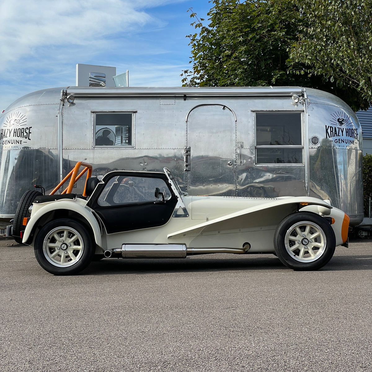 SOLD - CATERHAM SUPER SEVEN 1600 LARGE CHASSIS - OXFORD WHITE & BALLISTIC ORANGE WITH BLACK LEATHER