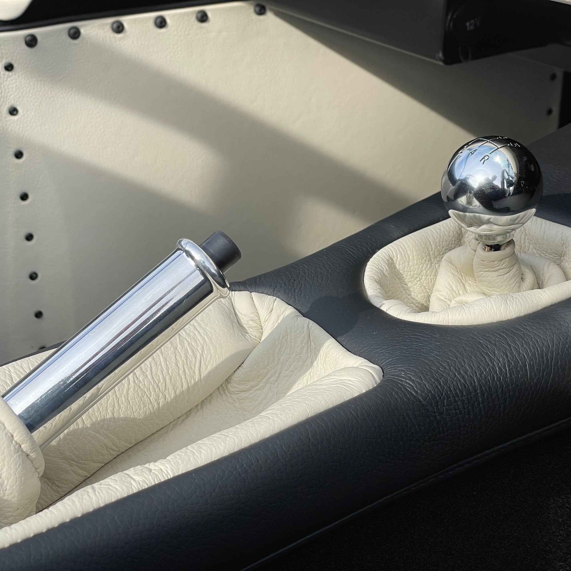 CATERHAM SUPER SEVEN 1600 LARGE CHASSIS - OXFORD WHITE & BALLISTIC ORANGE WITH BLACK LEATHER