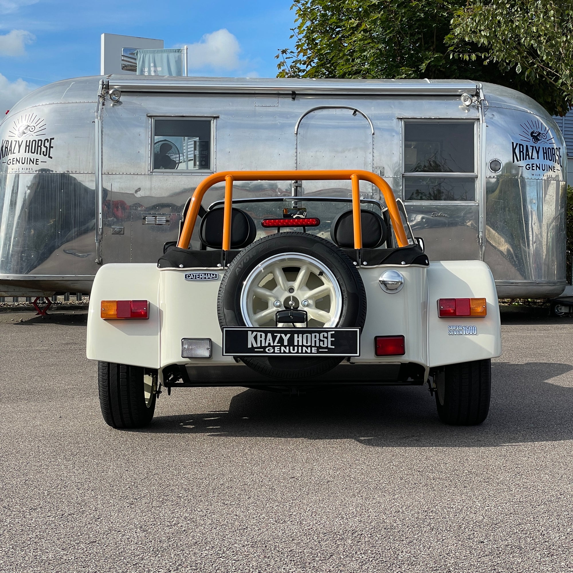 CATERHAM SUPER SEVEN 1600 LARGE CHASSIS - OXFORD WHITE & BALLISTIC ORANGE WITH BLACK LEATHER