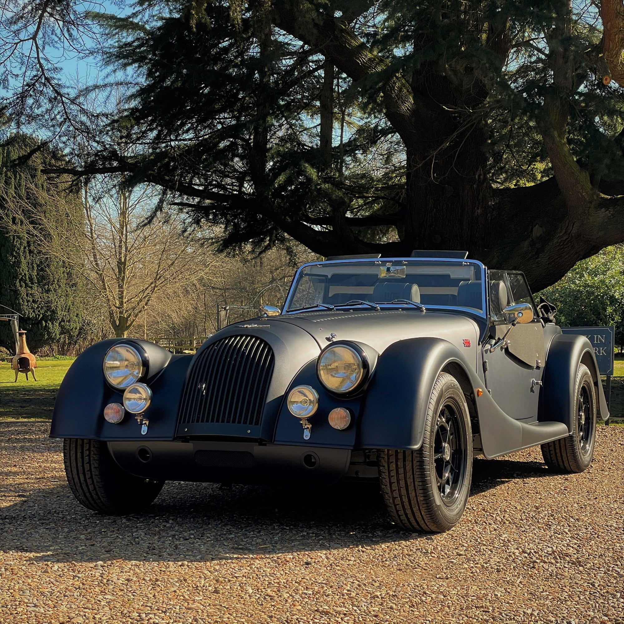 Morgan 2.0 Plus 4 - Red Bull Navy Matt