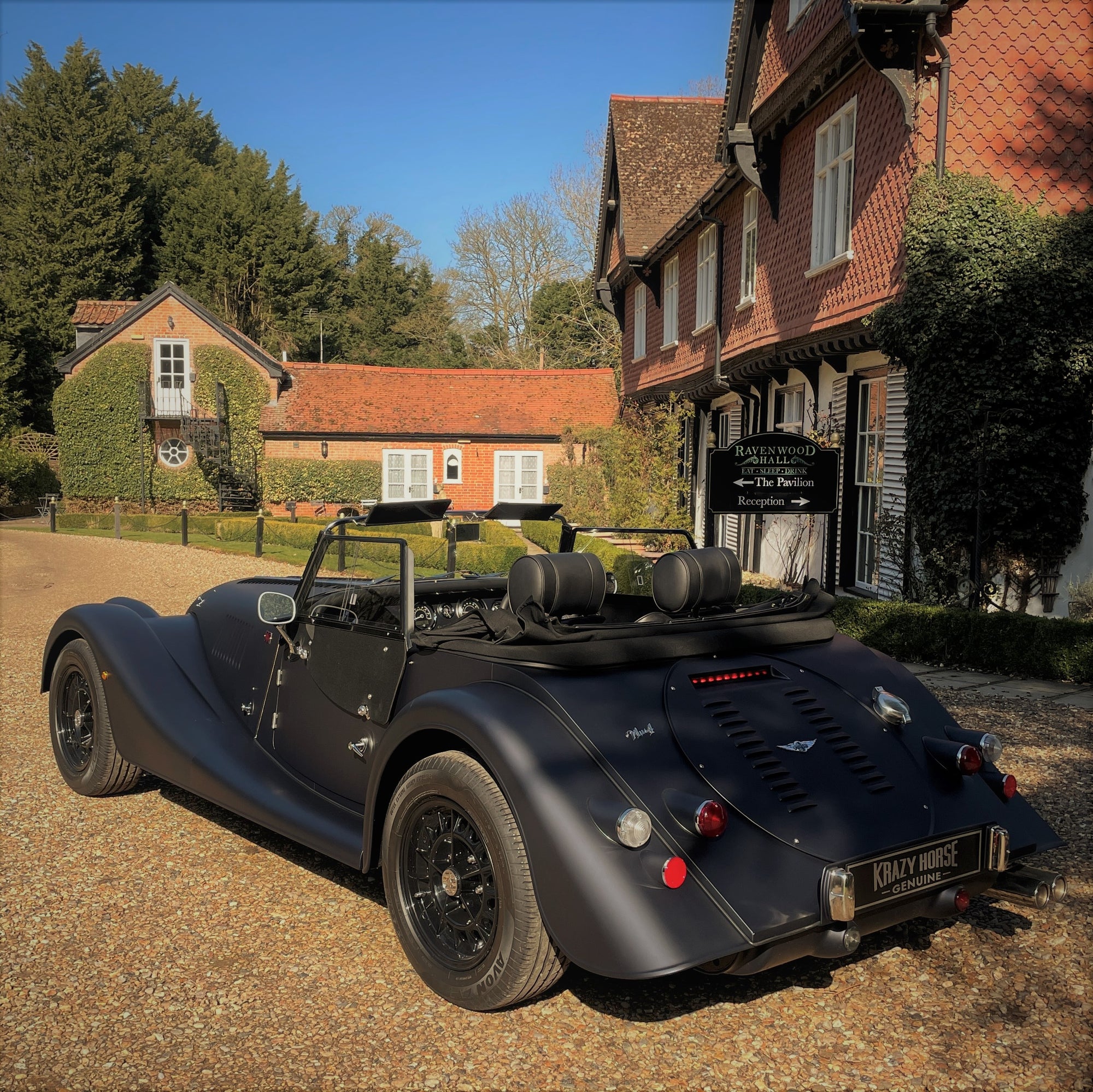 Morgan 2.0 Plus 4 - Red Bull Navy Matt