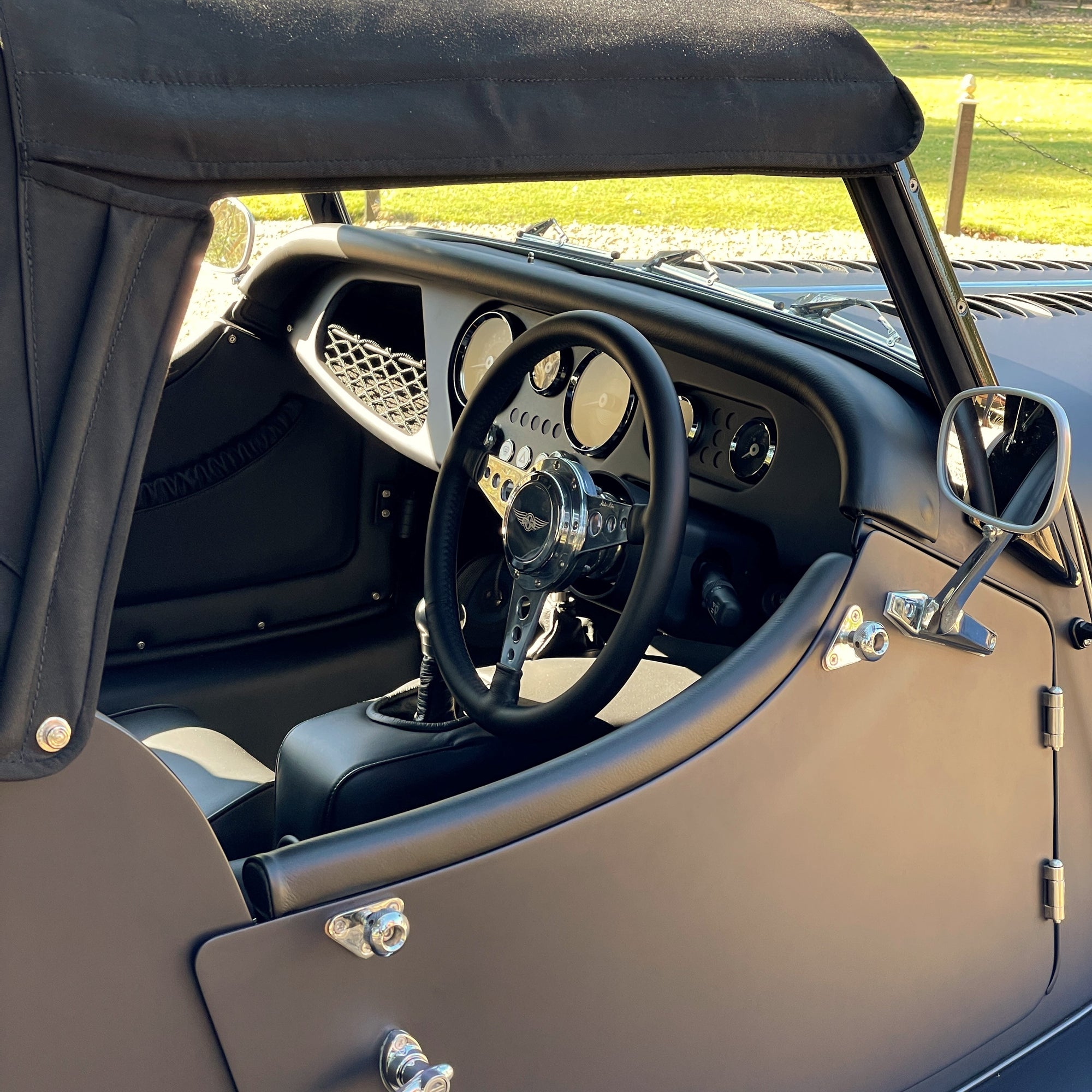 Morgan 2.0 Plus 4 - Red Bull Navy Matt