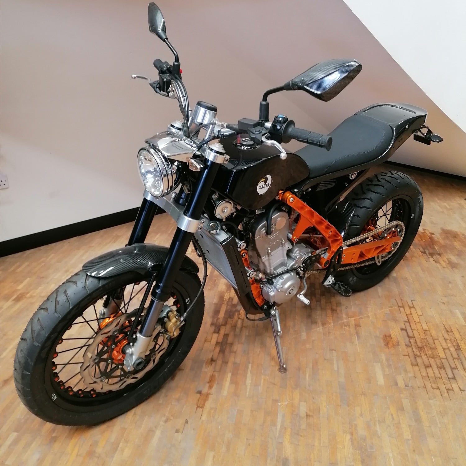 Zaeta DT530 Black Krazy Horse