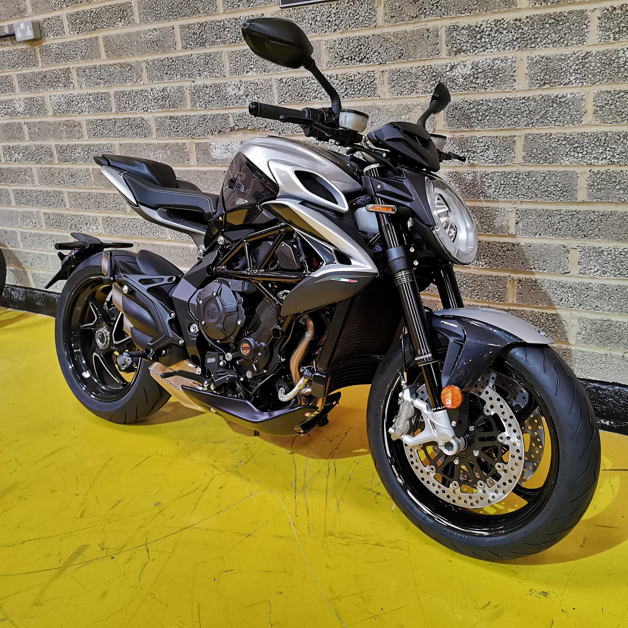 MV Agusta Brutale 800 RR - Ago Silver and Dark Metallic Grey