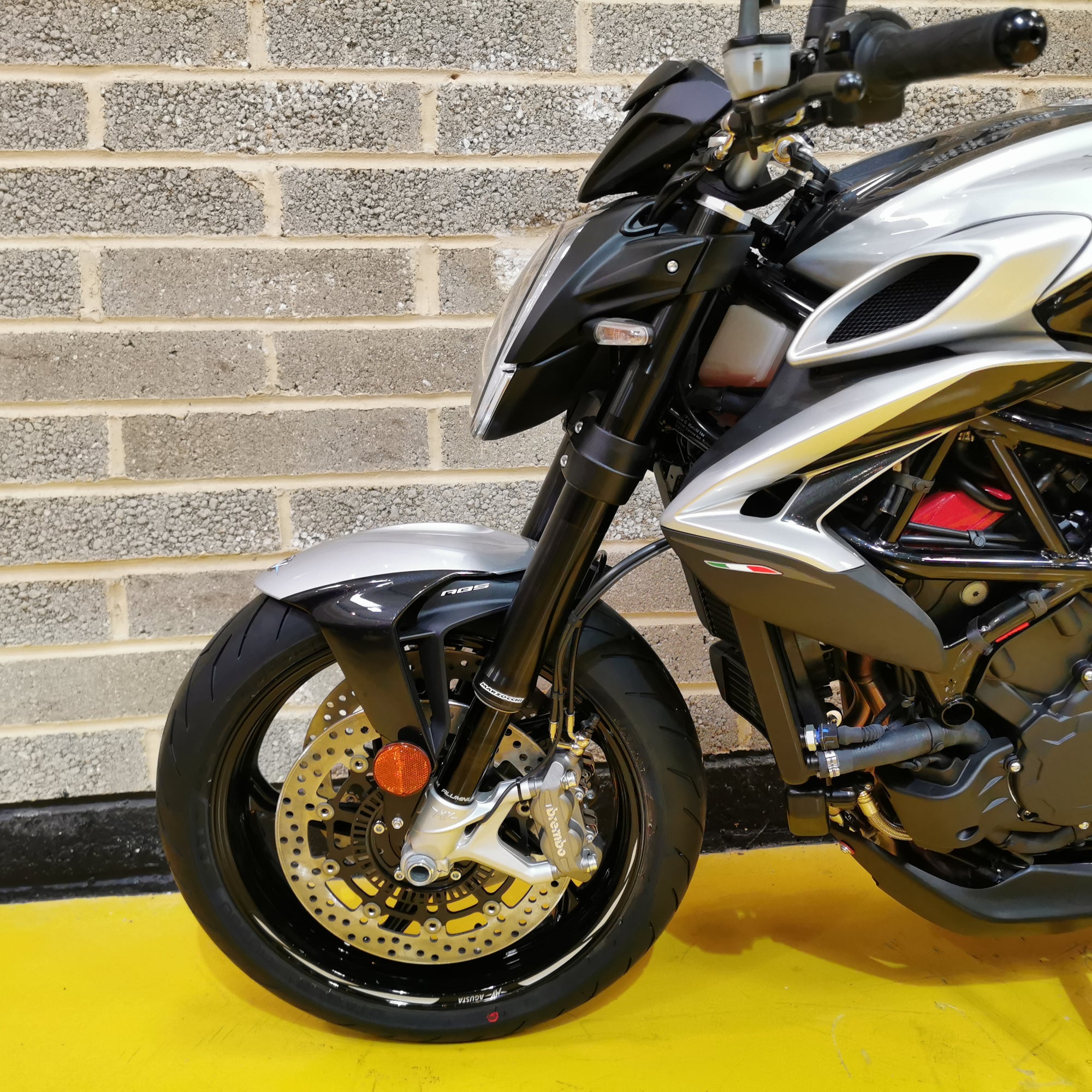 MV Agusta Brutale 800 RR - Ago Silver and Dark Metallic Grey