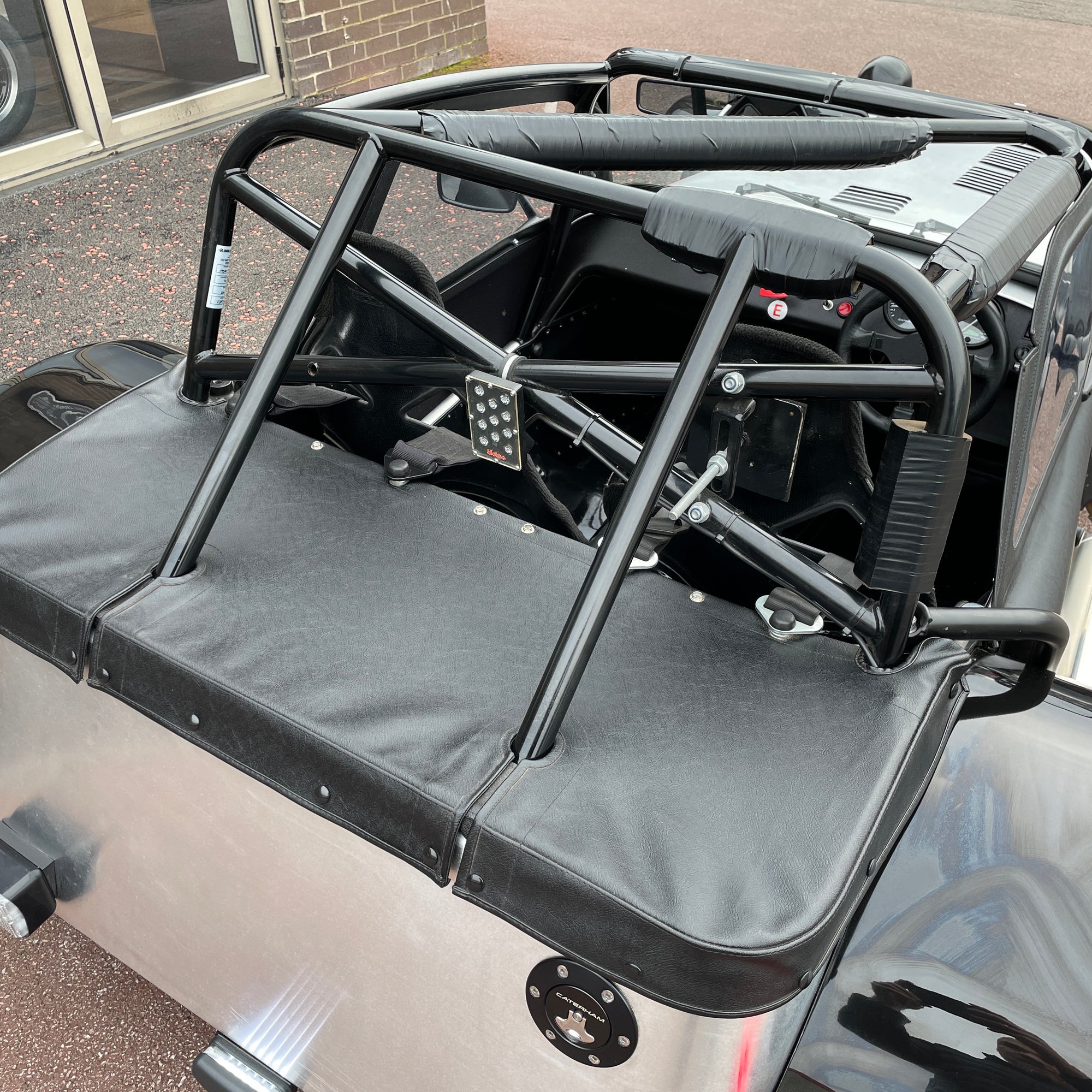 2021 CATERHAM ACADEMY / CURRENTLY IN ROADSPORT SPEC - BARE ALUMINIUM BODY WITH BLACK WINGS AND NOSECONE