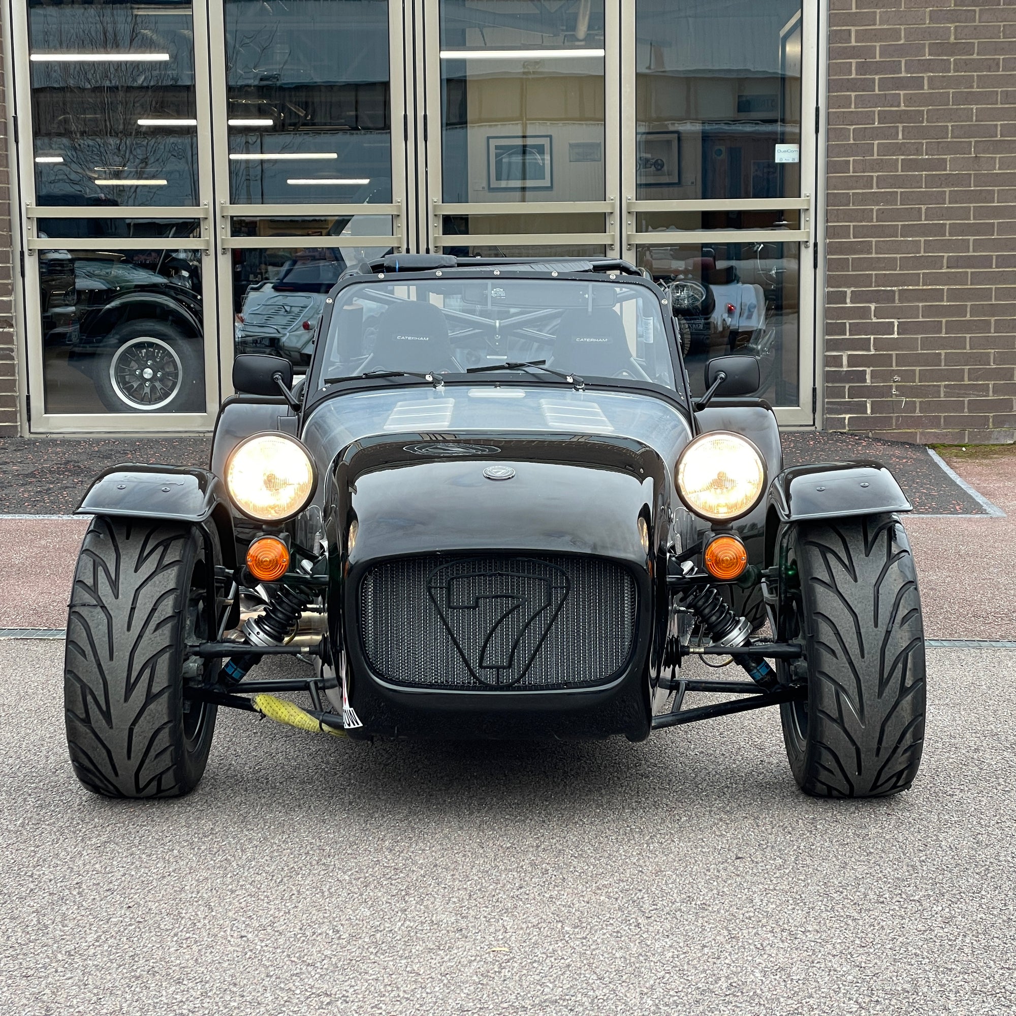 2021 CATERHAM ACADEMY / CURRENTLY IN ROADSPORT SPEC - BARE ALUMINIUM BODY WITH BLACK WINGS AND NOSECONE