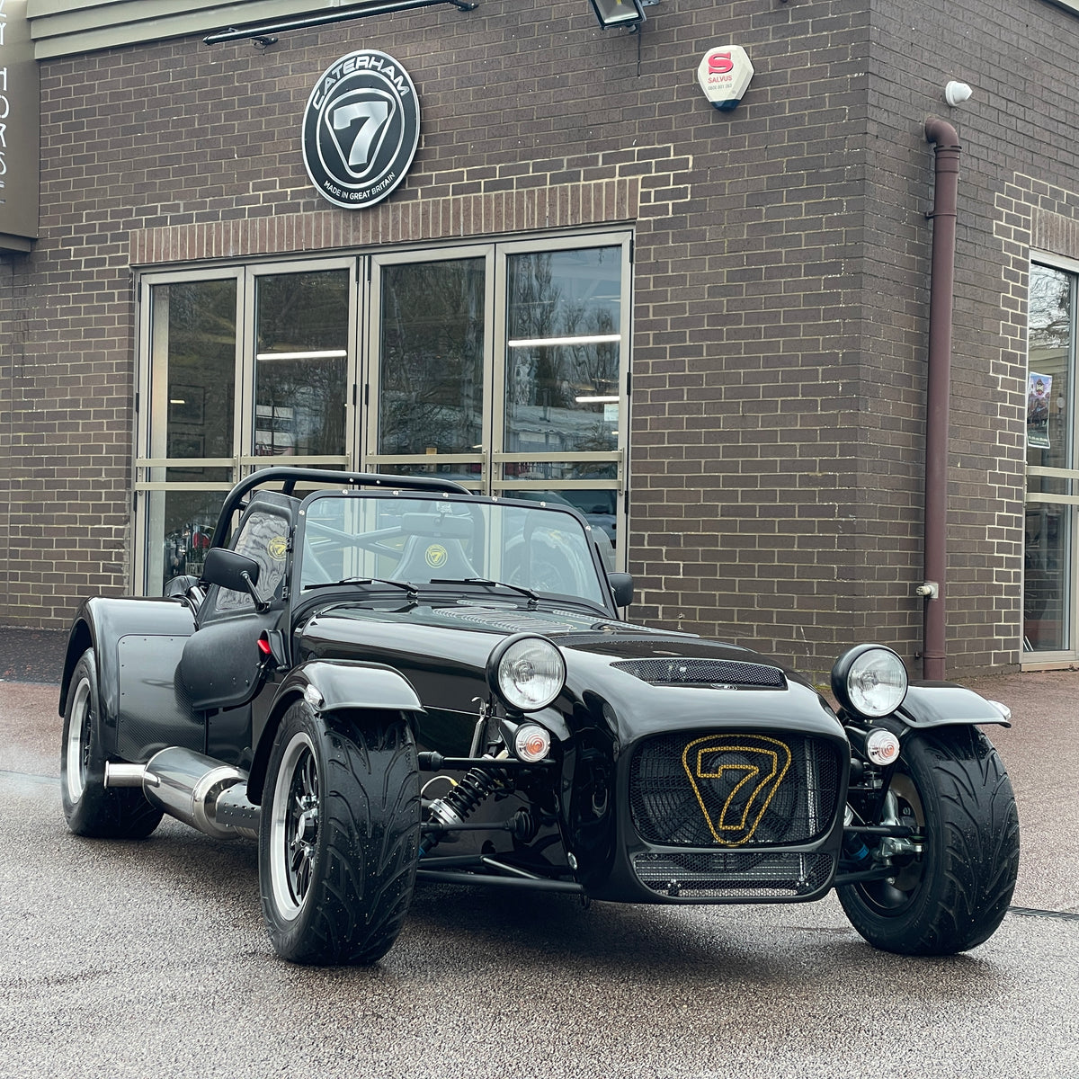SOLD - BRAND NEW UNREGISTERED CATERHAM SEVEN 420R - GRAVITY BLACK WITH BLACK