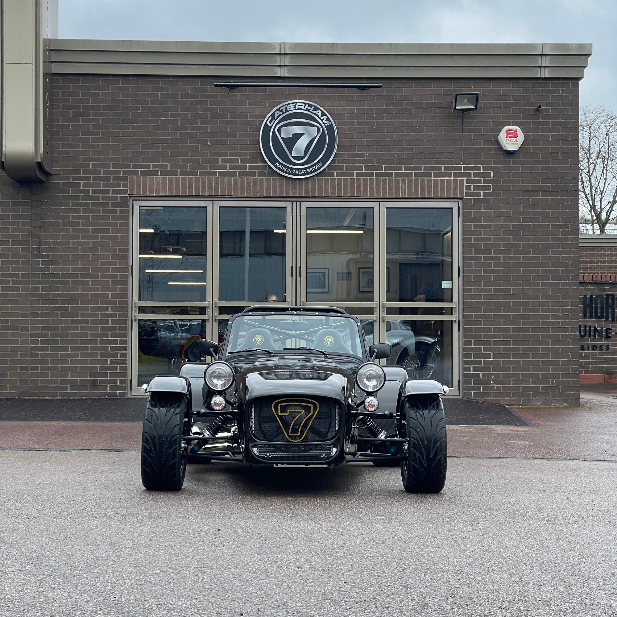 BRAND NEW UNREGISTERED CATERHAM SEVEN 420R - GRAVITY BLACK WITH BLACK