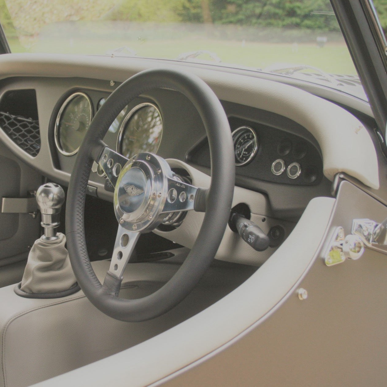 Roadster 3.7 V6 Manual - Satin Silverstone Track Grey