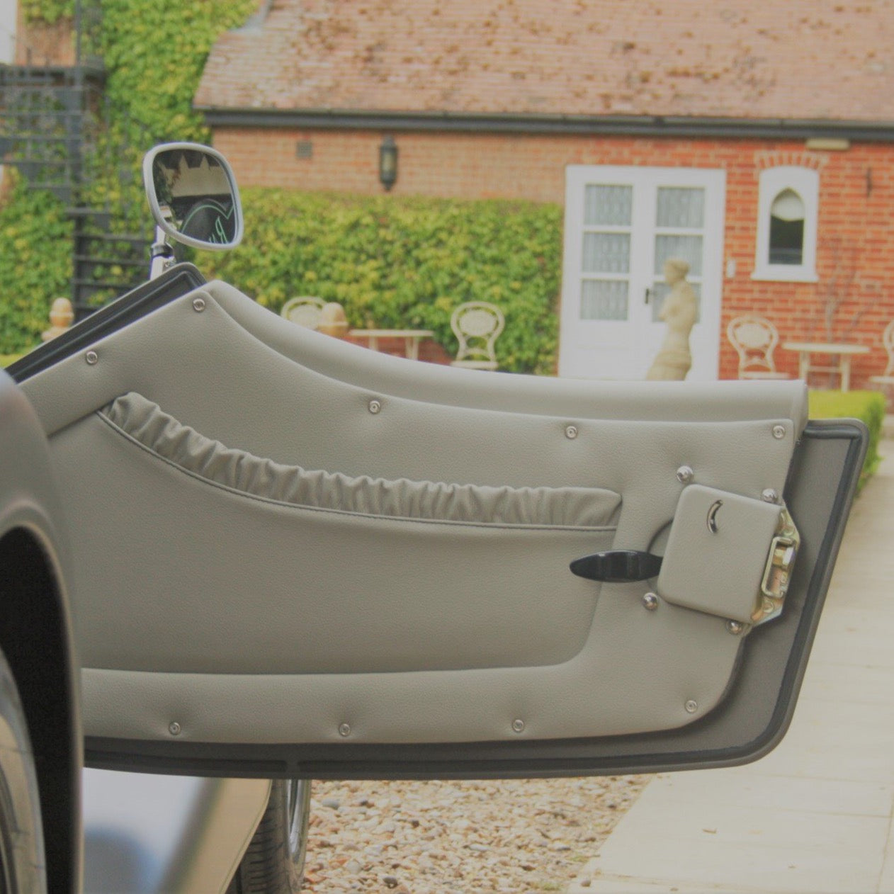 Roadster 3.7 V6 Manual - Satin Silverstone Track Grey