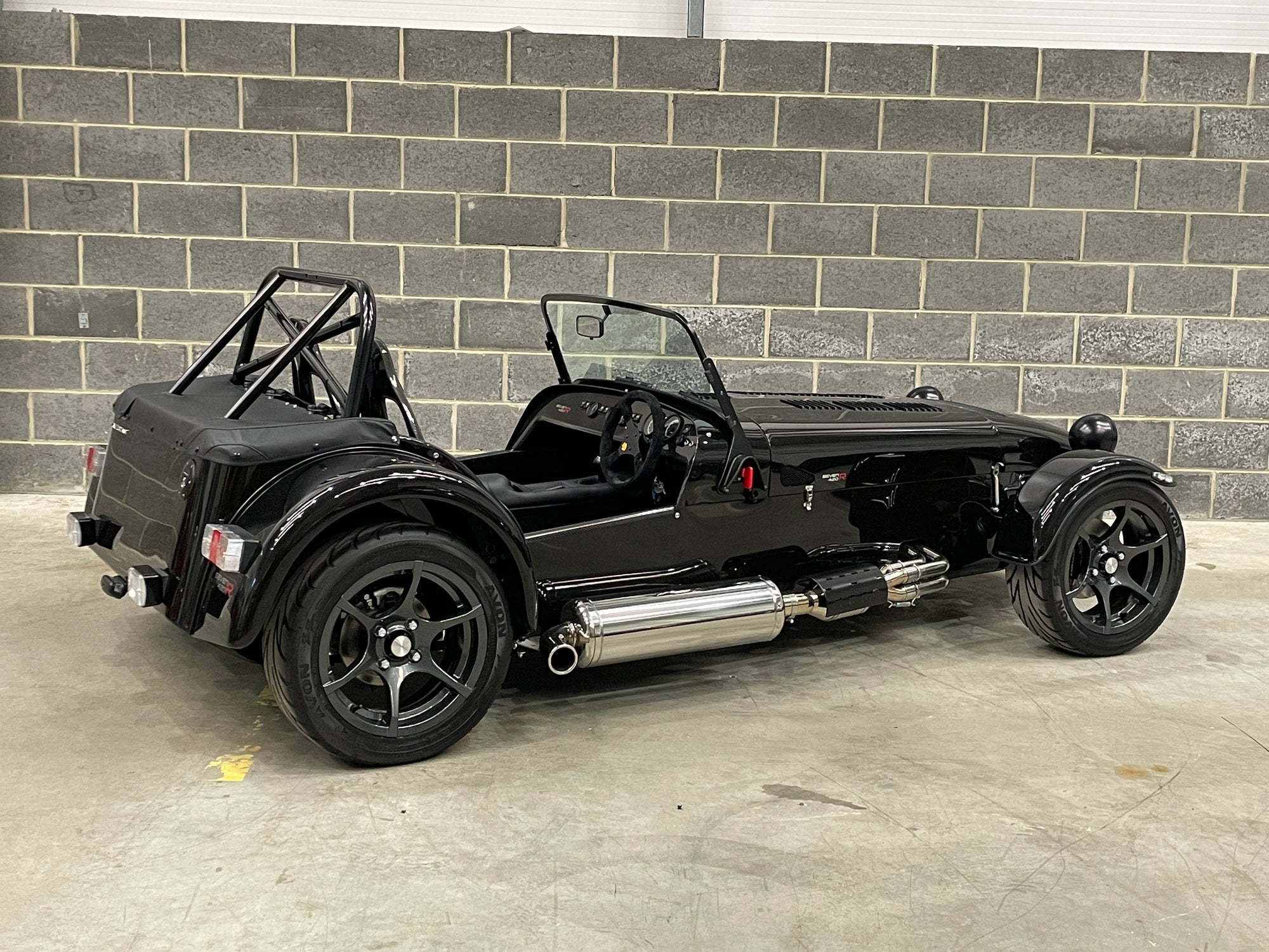 SOLD - CATERHAM SEVEN 420R LARGE CHASSIS - GRAVITY BLACK WITH BLACK