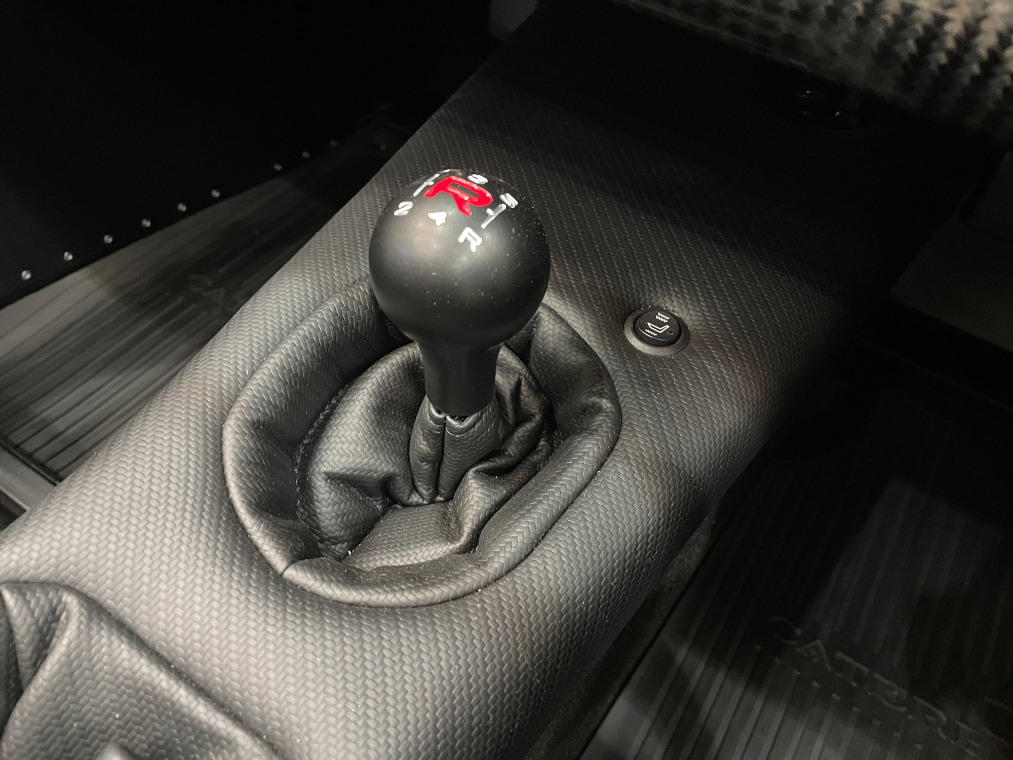 SOLD - CATERHAM SEVEN 420R LARGE CHASSIS - GRAVITY BLACK WITH BLACK