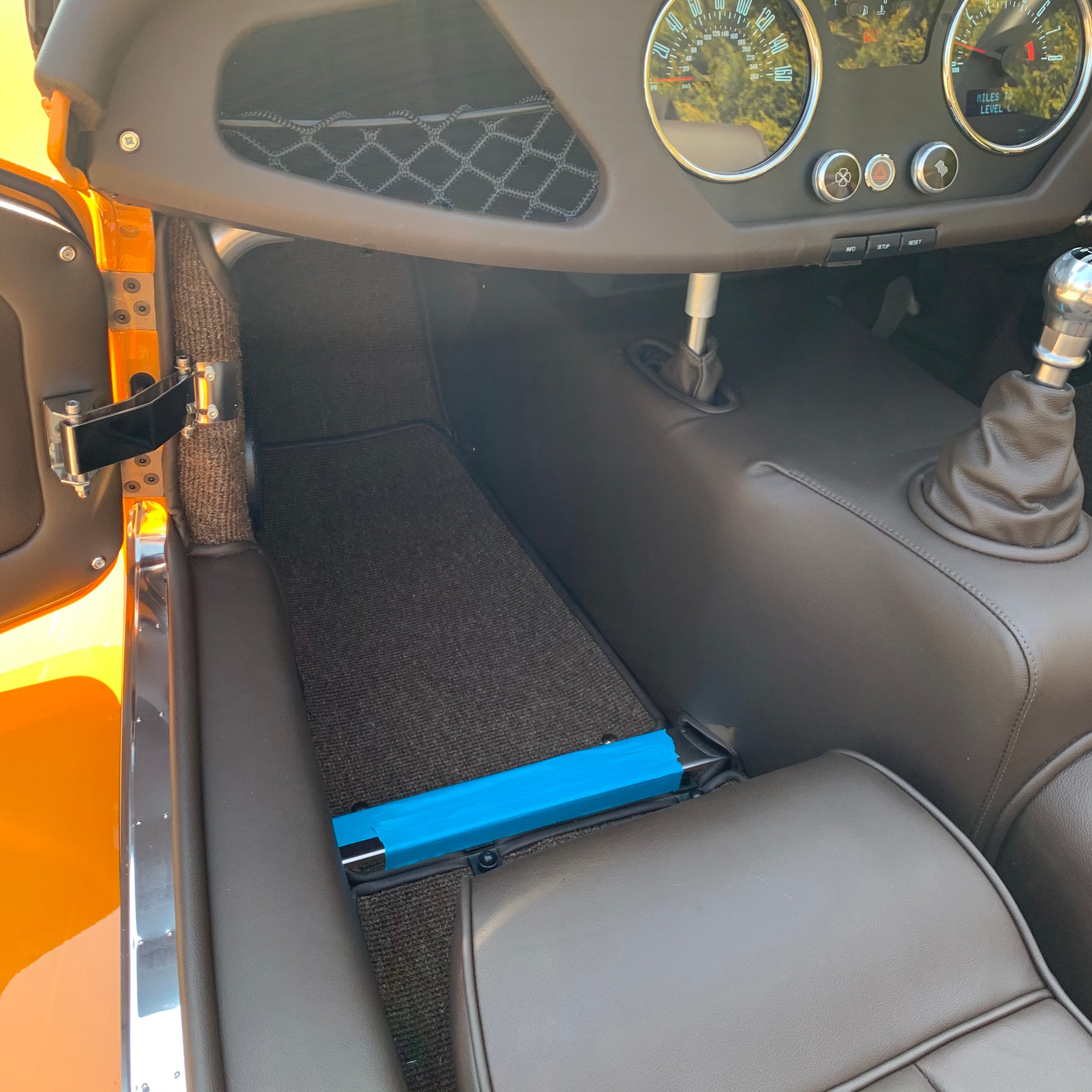 MORGAN ROADSTER 3.7 V6 286 BHP - MORGAN CLASSIC ORANGE