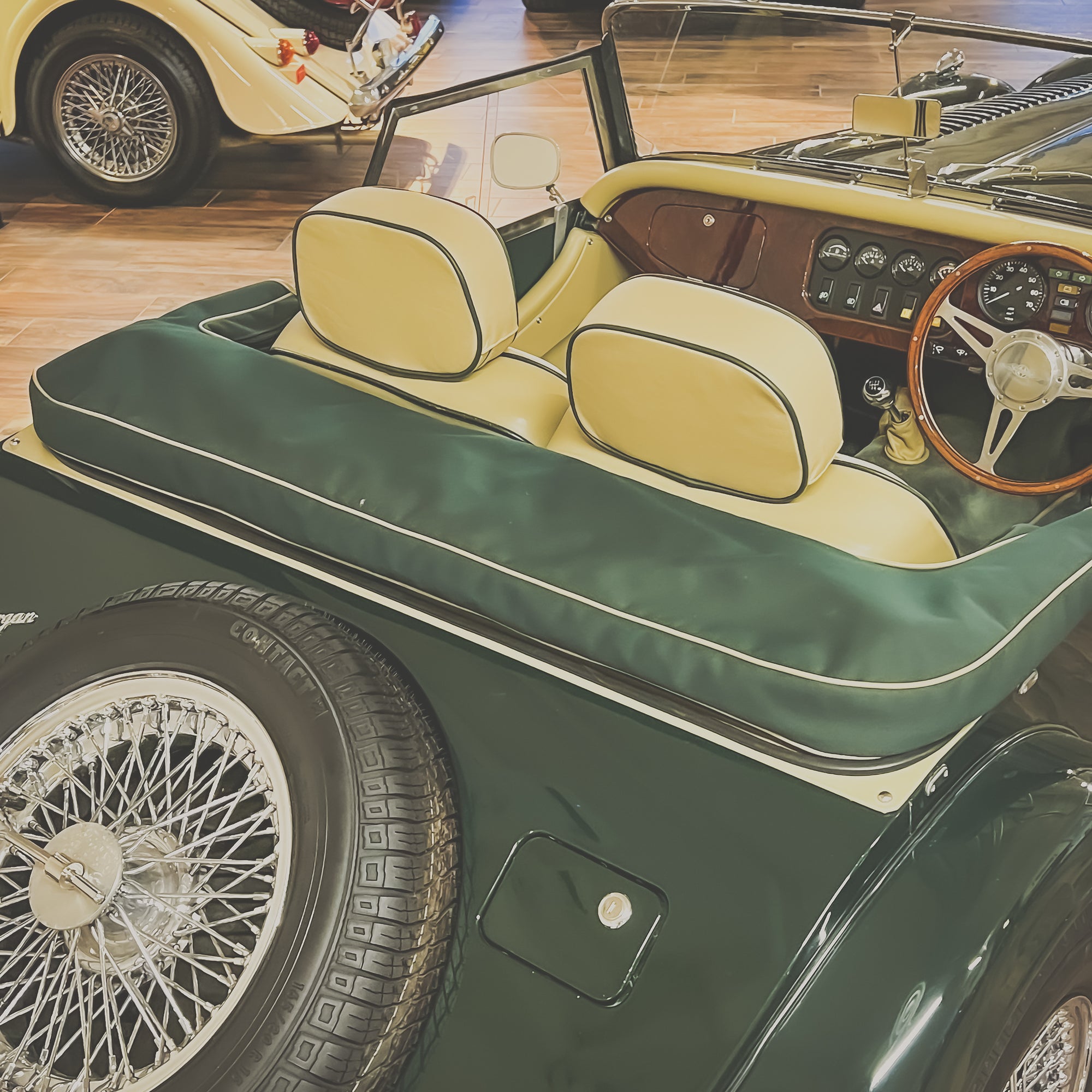 Morgan 4/4 1.6 Ford - Morgan Classic Old English White