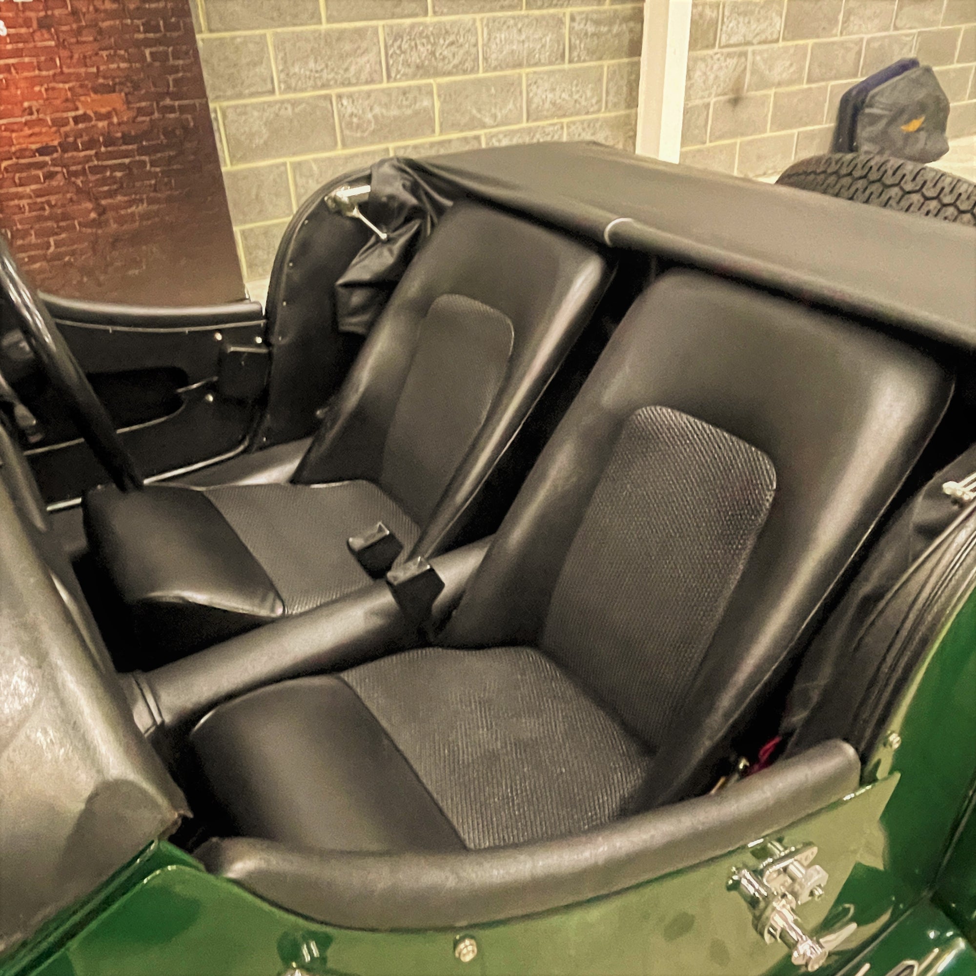 Morgan 4/4 - Solid Morgan Green