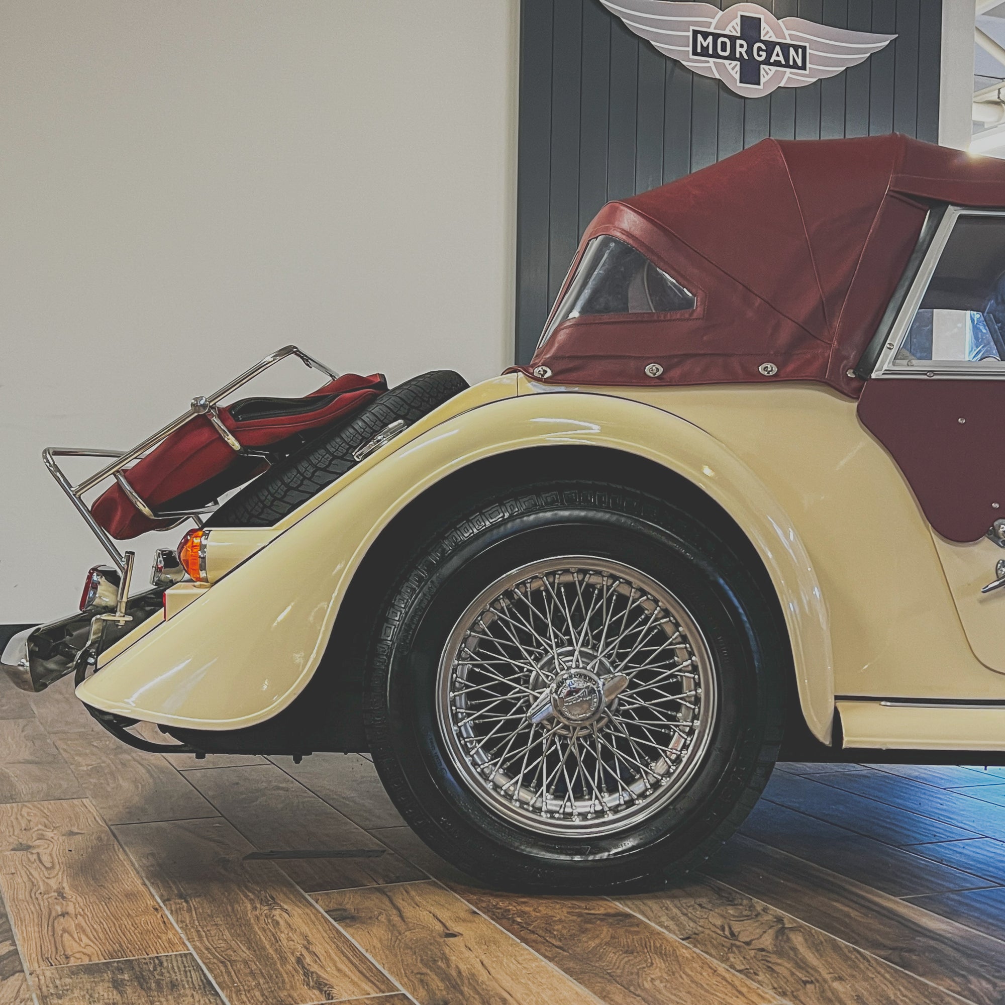 Morgan 4/4 1.8 Twin Cam 16v Ford Z-tec - Morgan Classic Sport Ivory