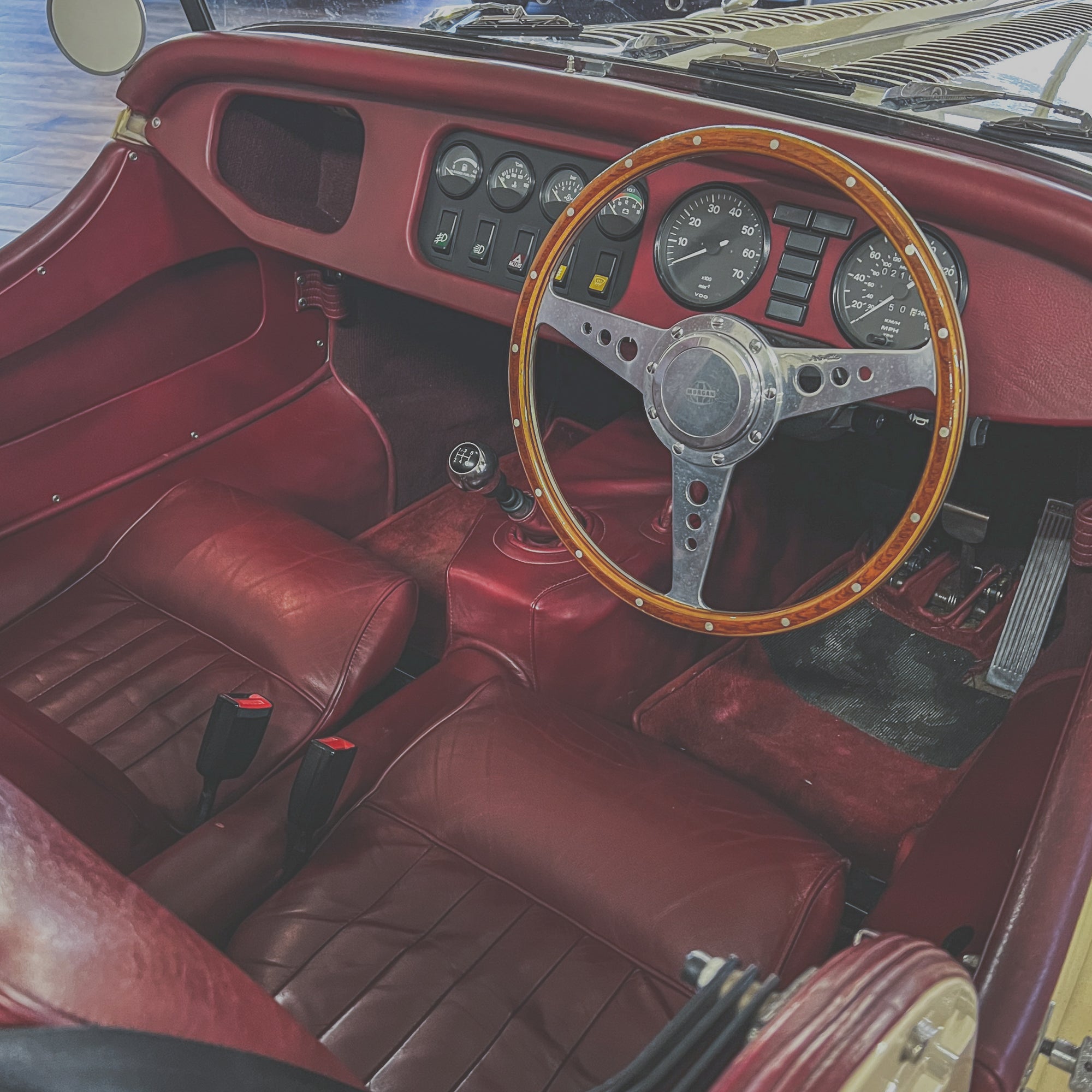 Morgan 4/4 1.8 Twin Cam 16v Ford Z-tec - Morgan Classic Sport Ivory